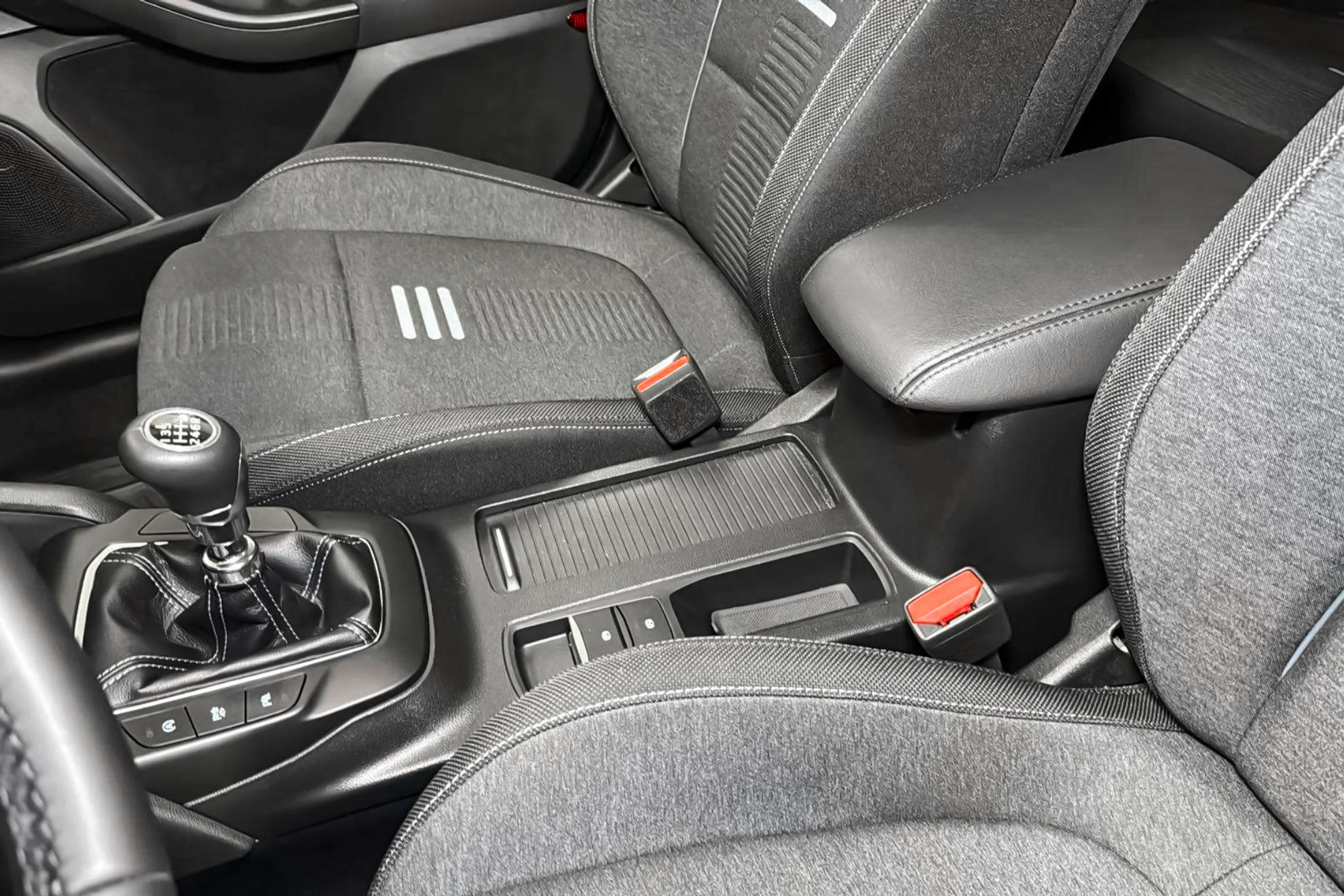 Ford Focus 1.0 EcoBoost MHEV Active - foto 45