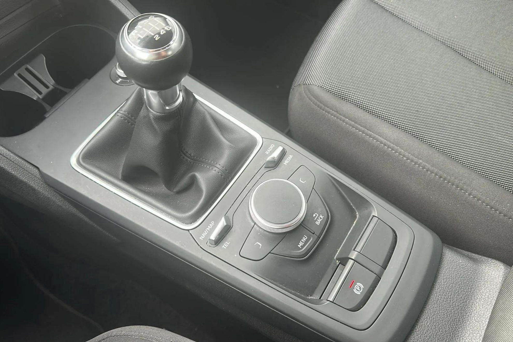 Audi Q2 Advanced 30 TFSI - foto 19