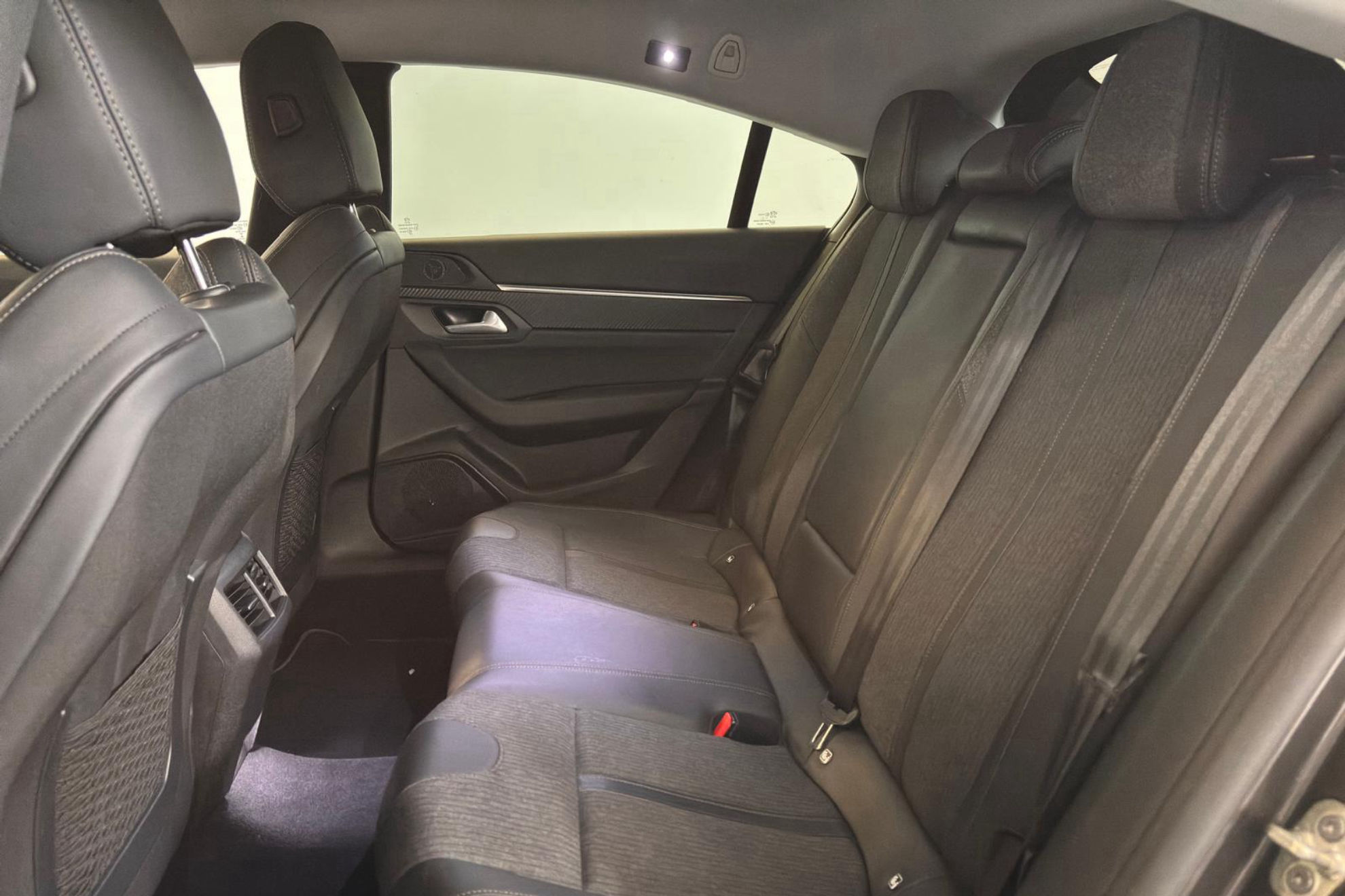 Peugeot 508 Allure BlueHDi (130) EAT8 - foto 12