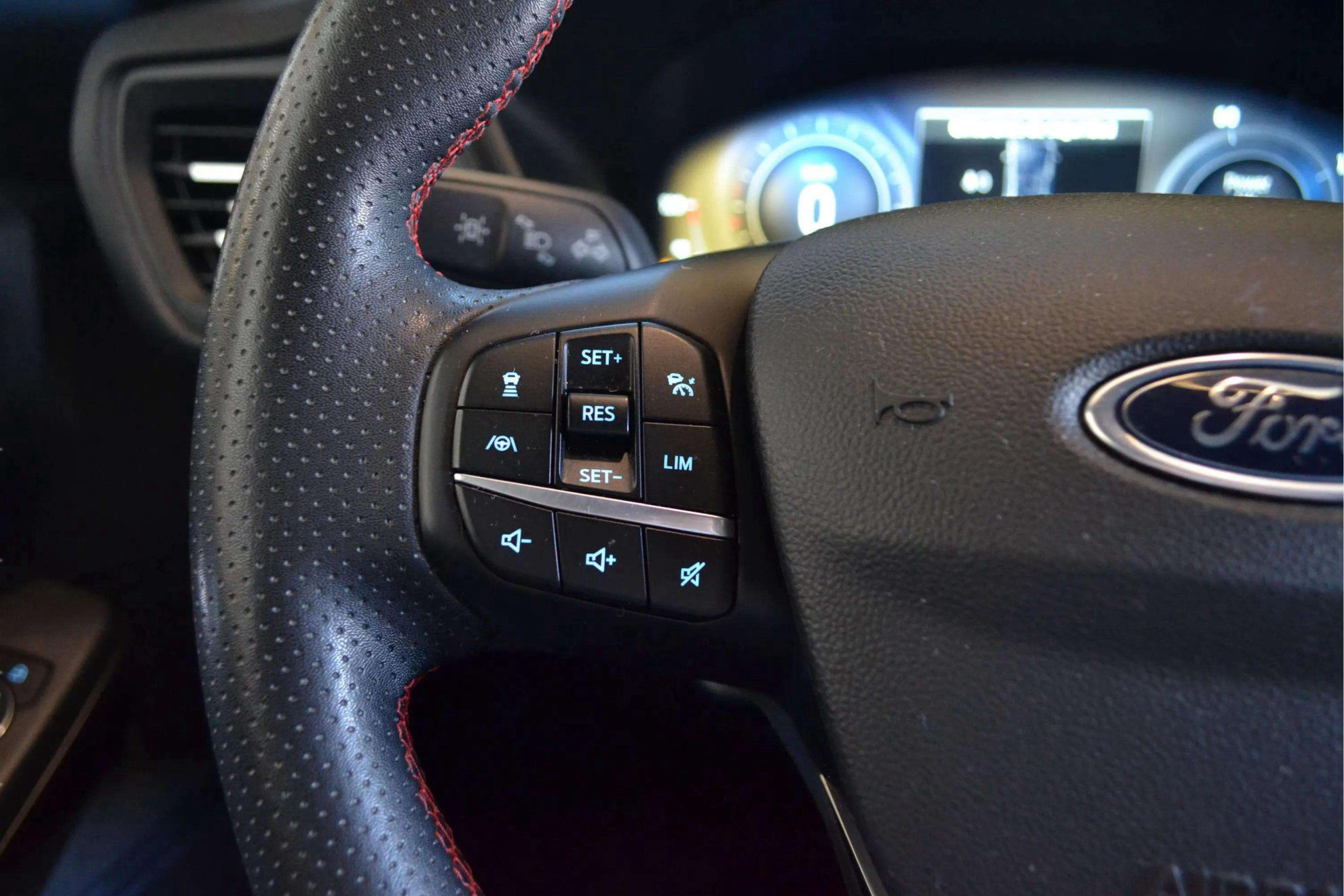 Ford Kuga ST-Line 2.5 Duratec PHEV - foto 20