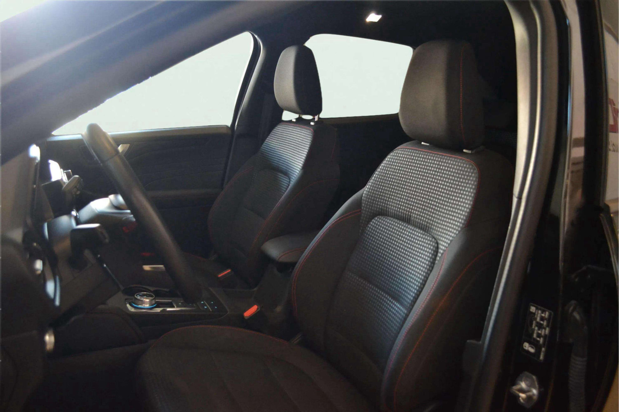 Ford Kuga ST-Line 2.5 Duratec PHEV - foto 15