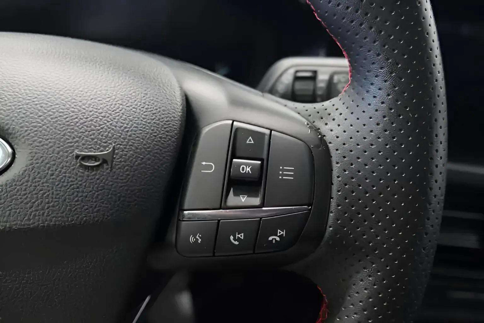 Ford Focus 1.0 EcoBoost MHEV ST-Line Style SIP - foto 12