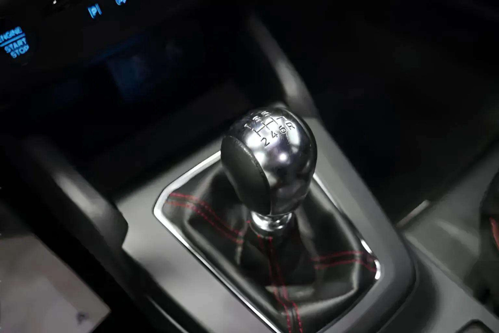 Ford Focus 1.0 EcoBoost MHEV ST-Line Style SIP - foto 19