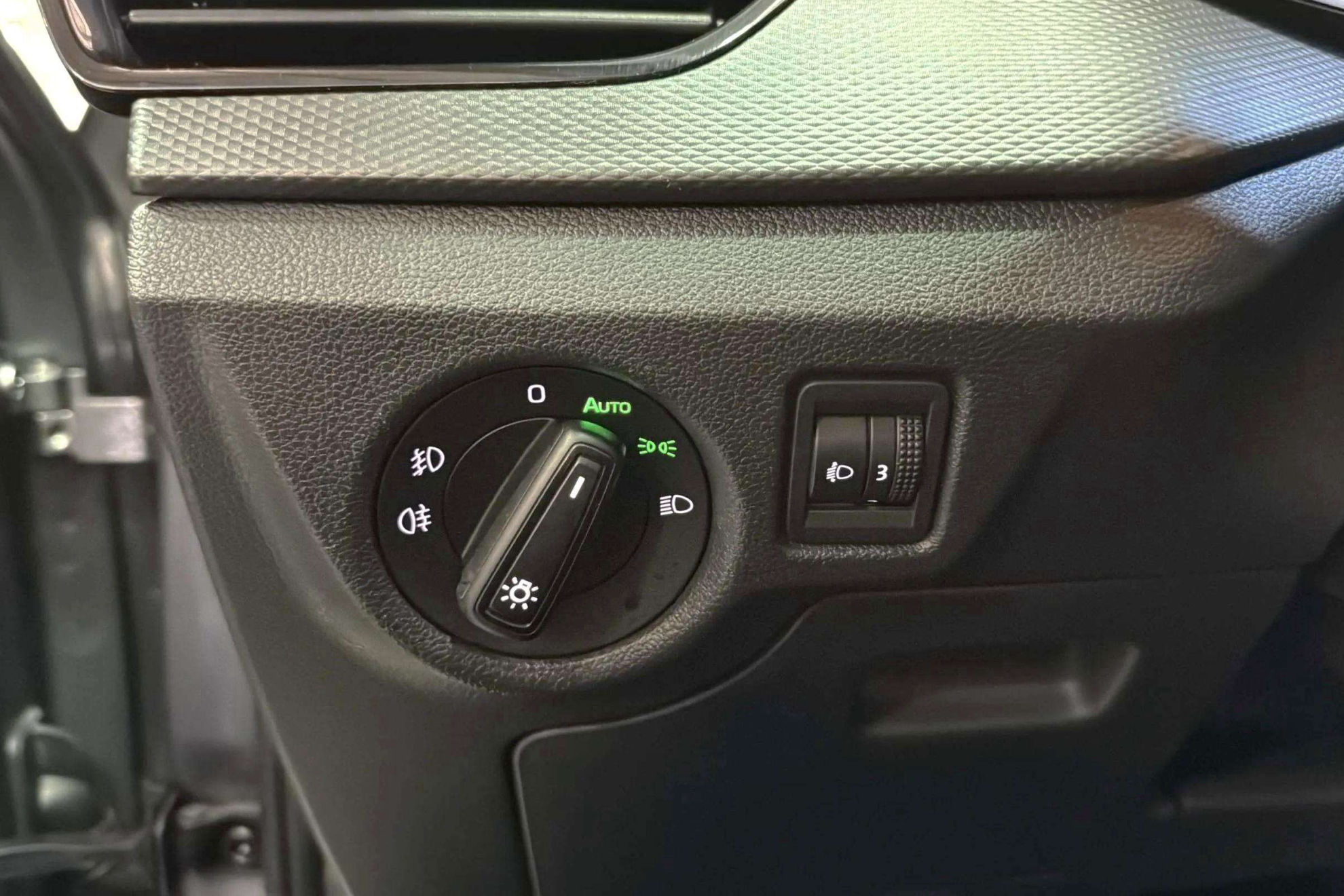Škoda Scala 1.0 TSI Ambition - foto 13