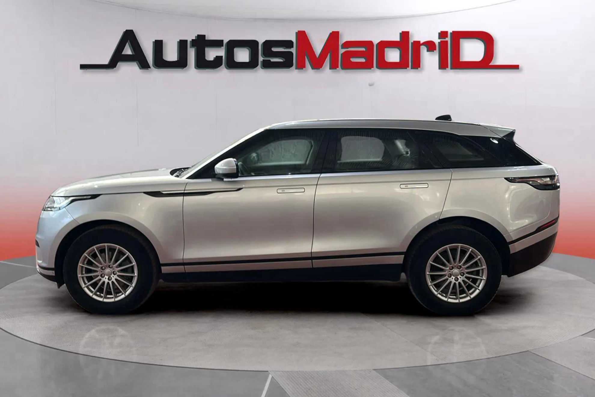 Land Rover Range Rover Velar 2.0 D180 4WD - foto 8