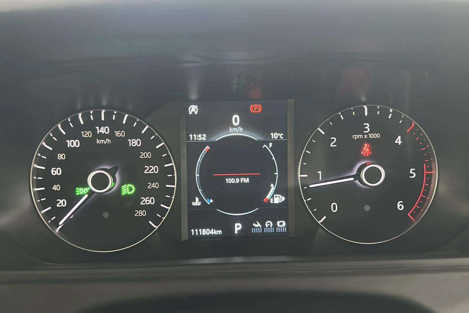 Land Rover Range Rover Velar 2.0 D180 4WD - foto 18