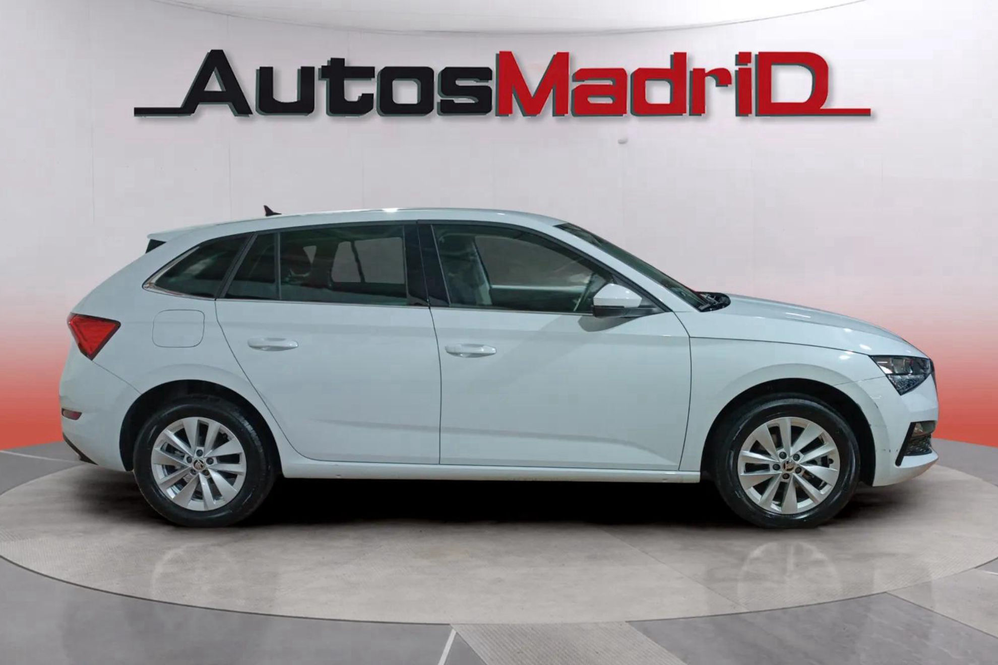 Škoda Scala 1.0 TSI DSG Ambitio - foto 9