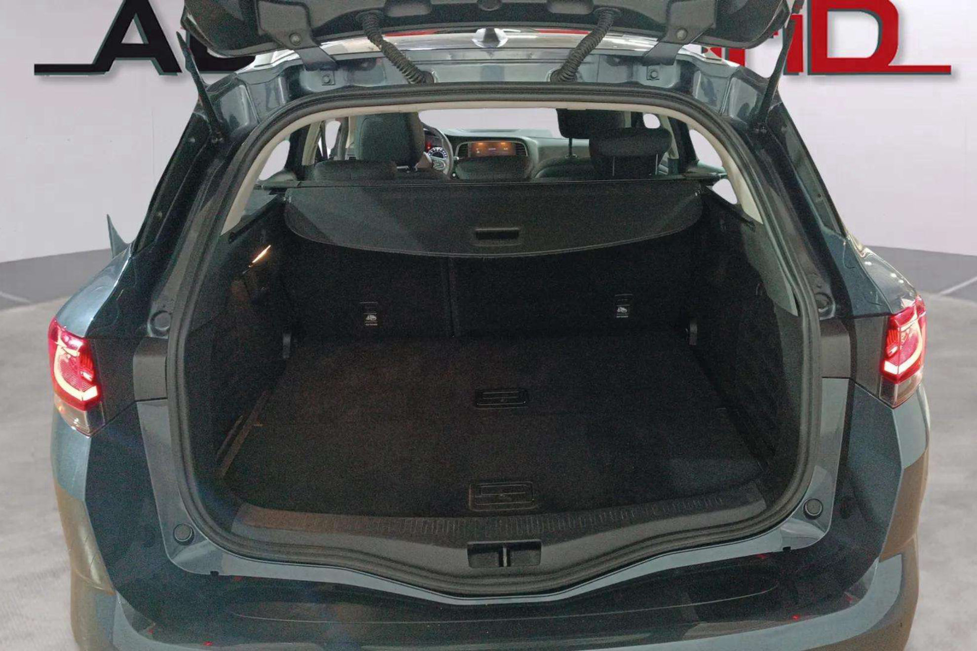 Renault Mégane S.T. Equilibre Blue dCi - foto 7
