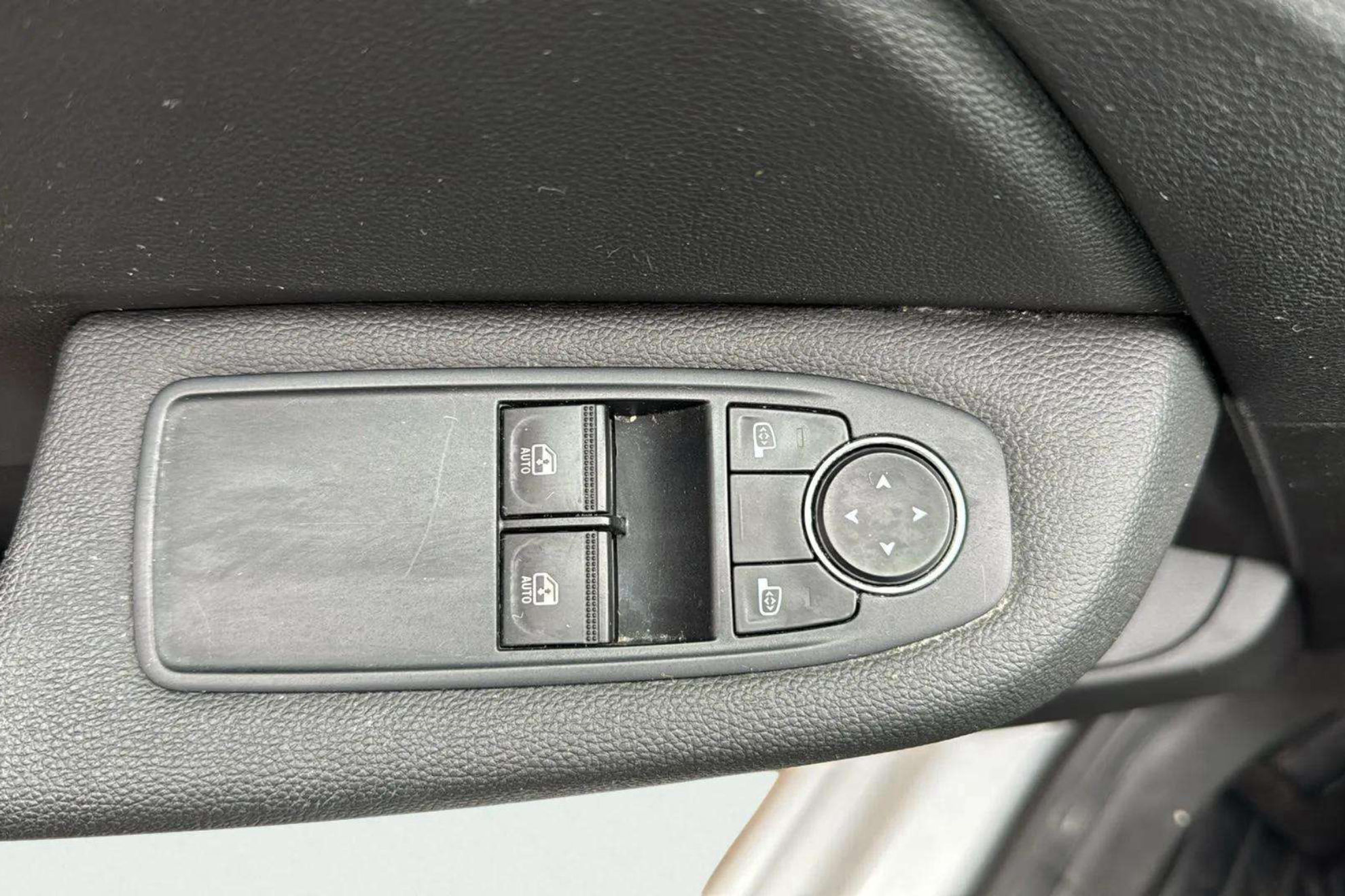 Renault Clio Equilibre TCe - foto 23