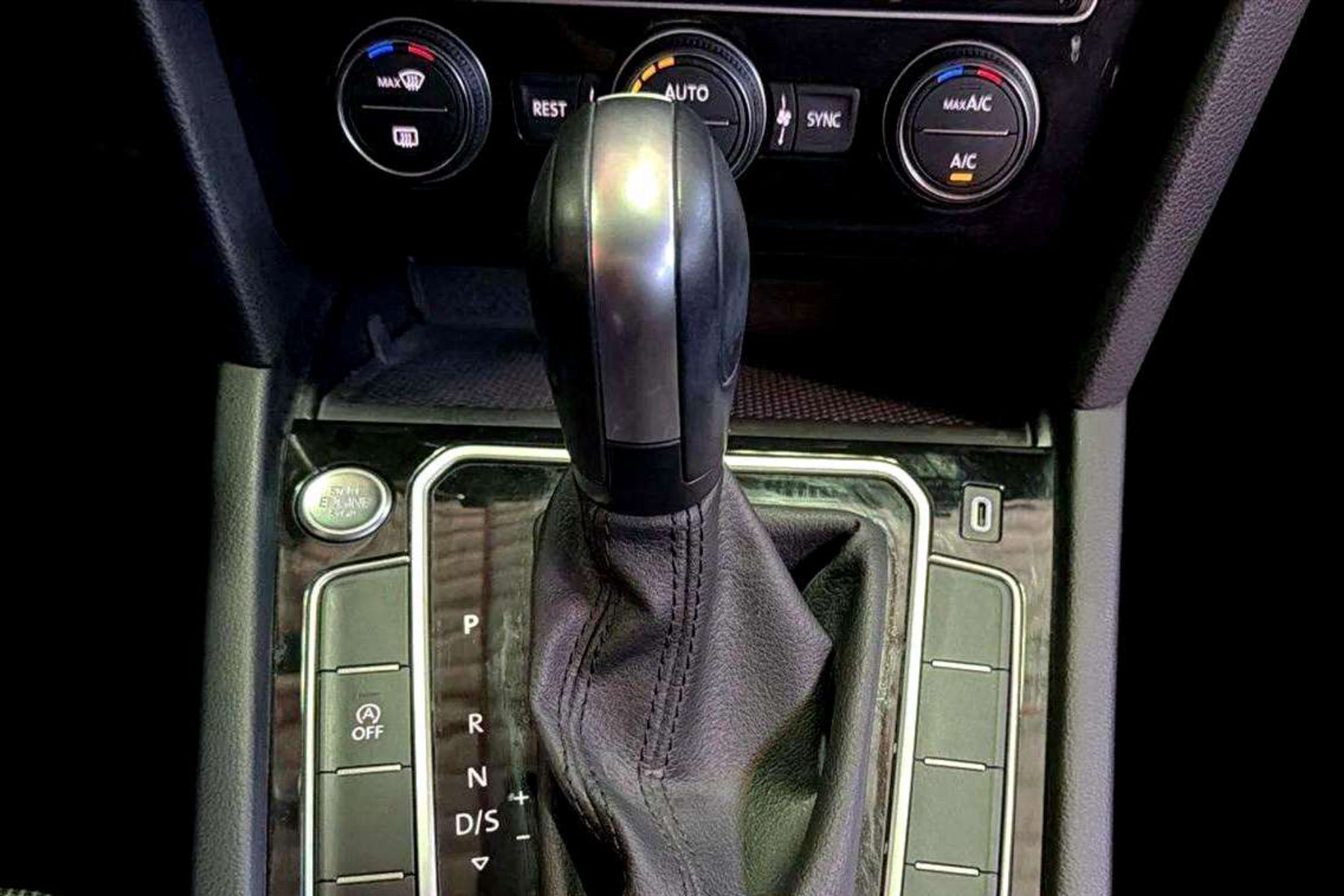 Volkswagen Arteon 2.0 TDI DSG - foto 24