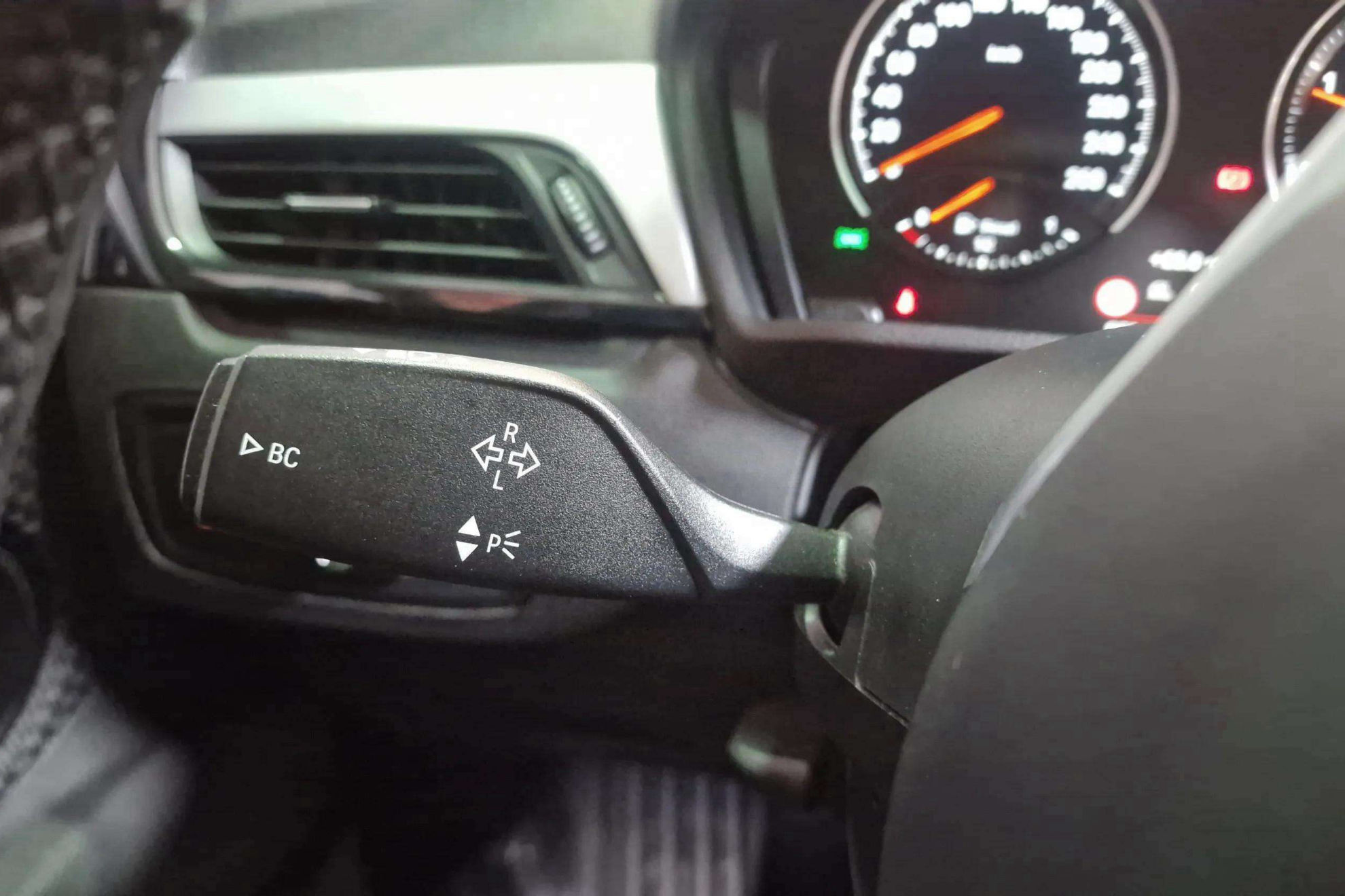 BMW X1 sDrive20dA - foto 18