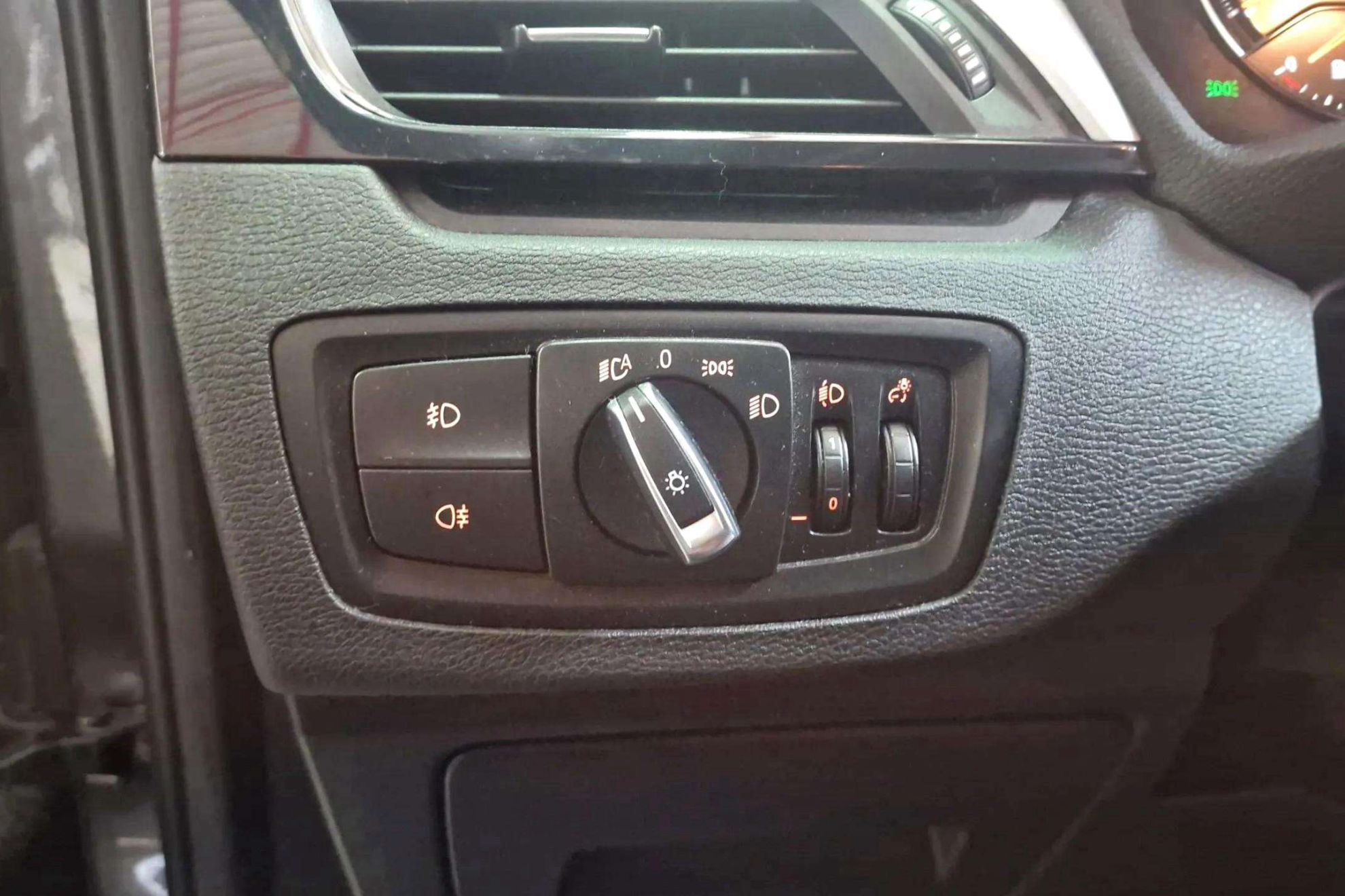 BMW X1 sDrive20dA - foto 16