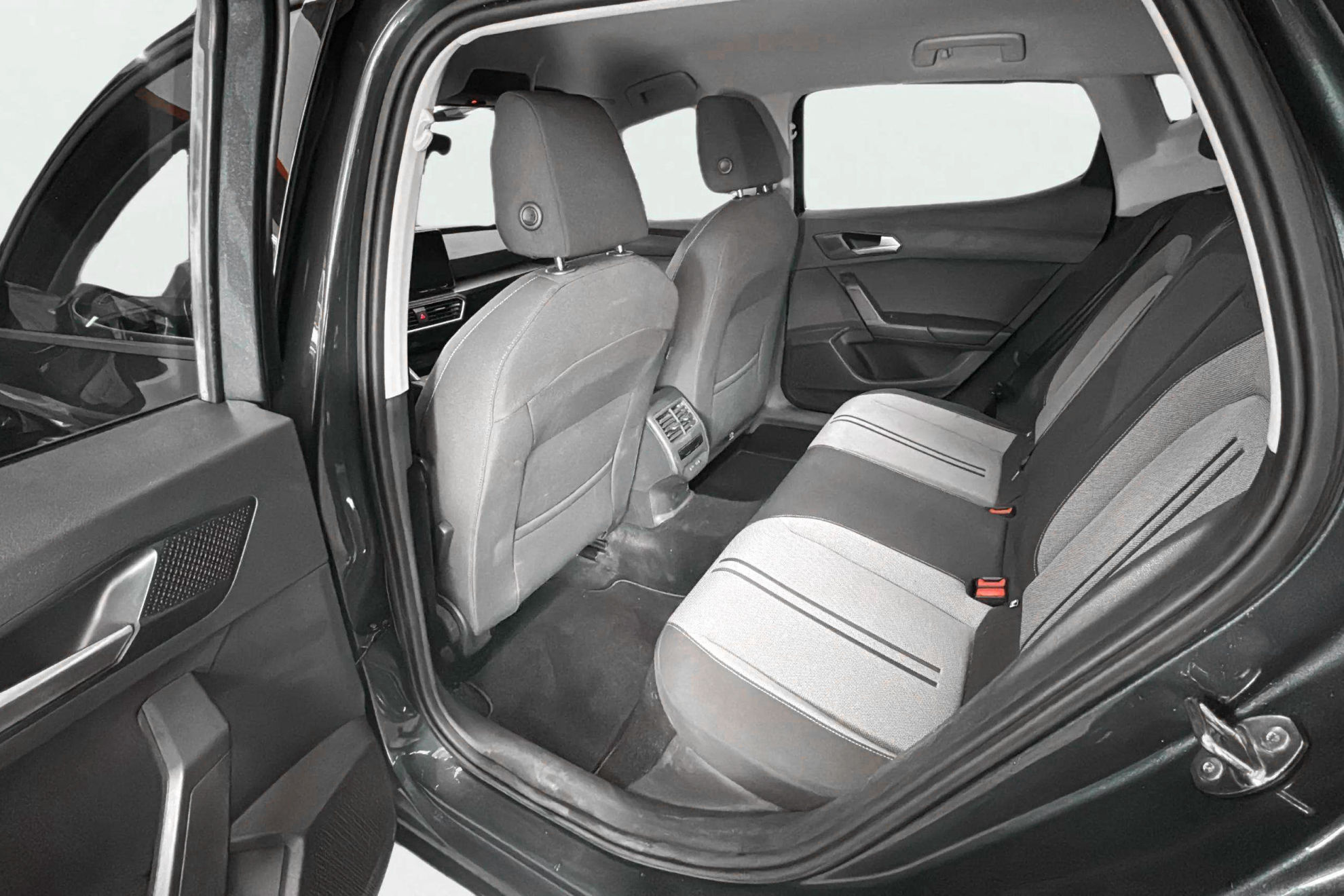 SEAT León 2.0 TDI DSG-7 Style - foto 14