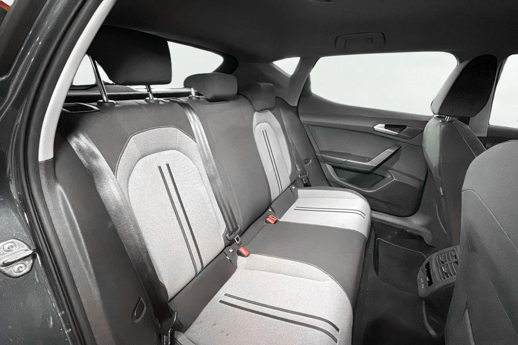 SEAT León 2.0 TDI DSG-7 Style - foto 19