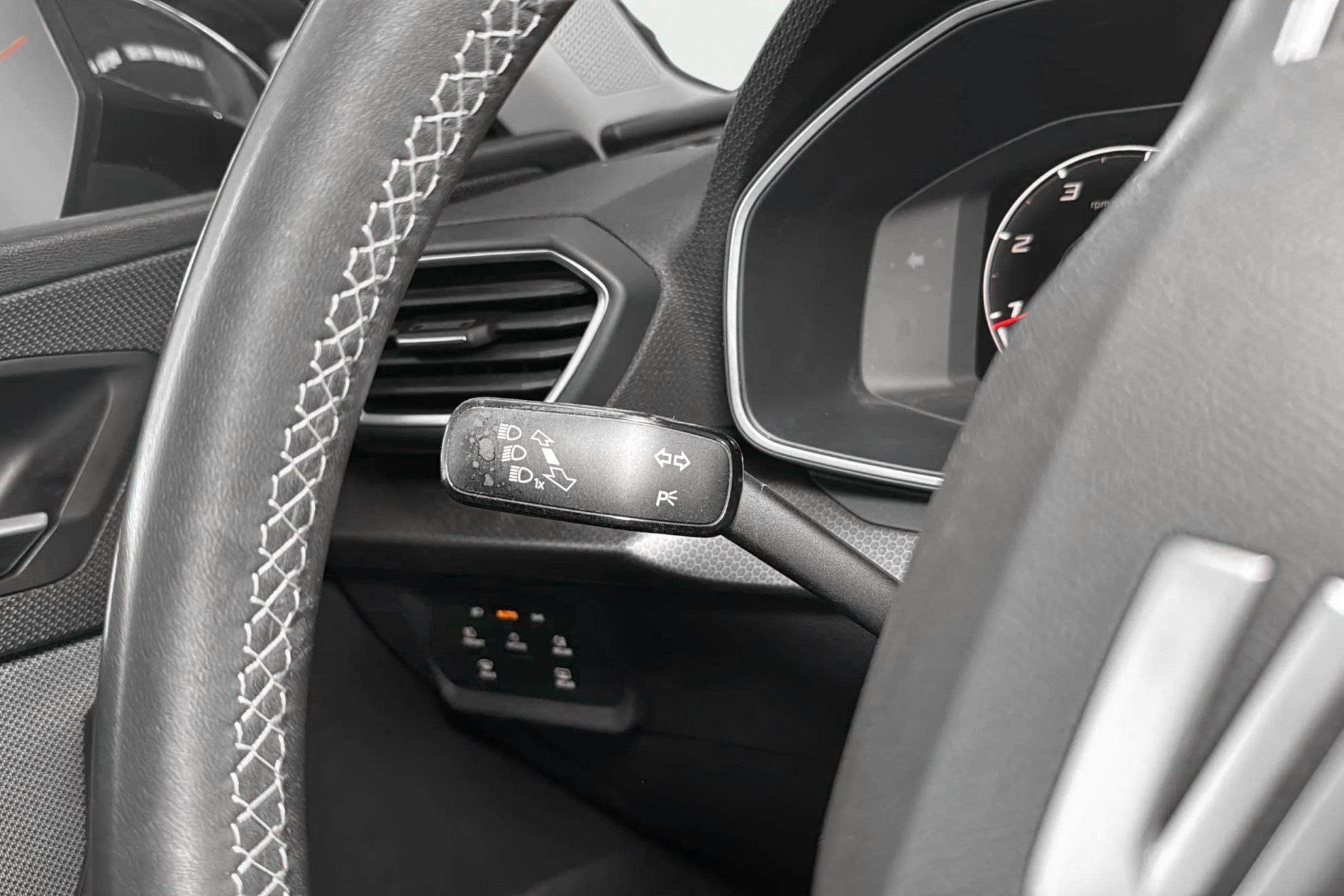 SEAT León 2.0 TDI DSG-7 Style - foto 24