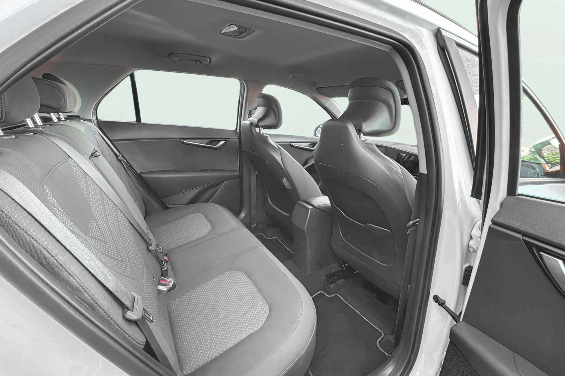 Kia Niro 1.6 GDi HEV Concept - foto 16