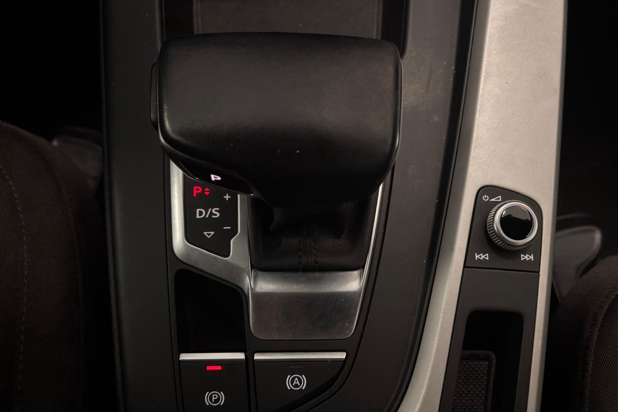 Audi A4 Advanced 30 TDI S tronic - foto 30