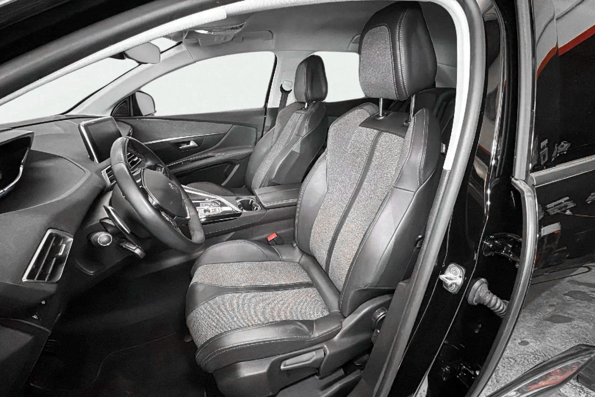 Peugeot 3008 Hybrid 225 eEAT8 Allure - foto 12