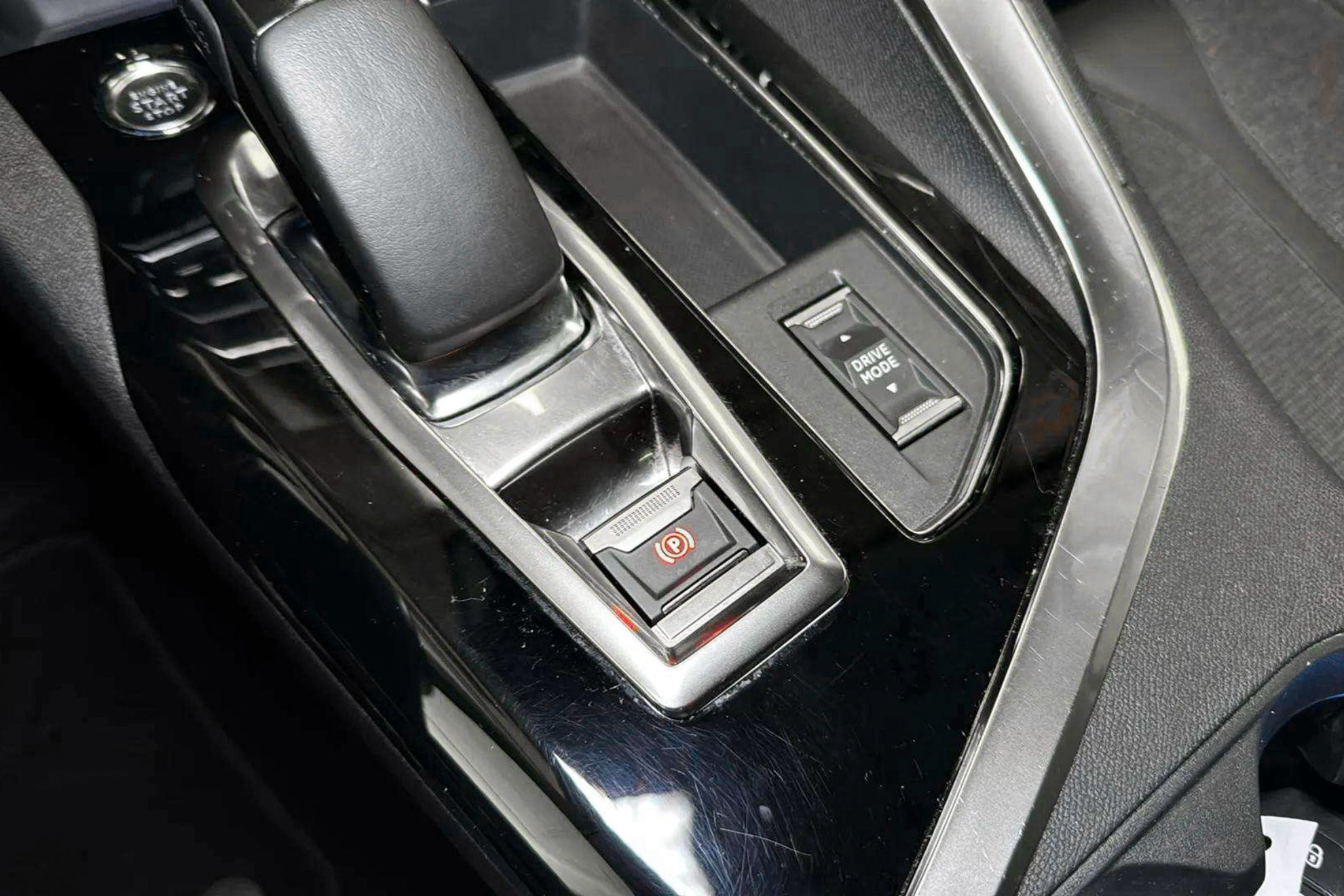 Peugeot 3008 Hybrid 225 eEAT8 Allure - foto 38