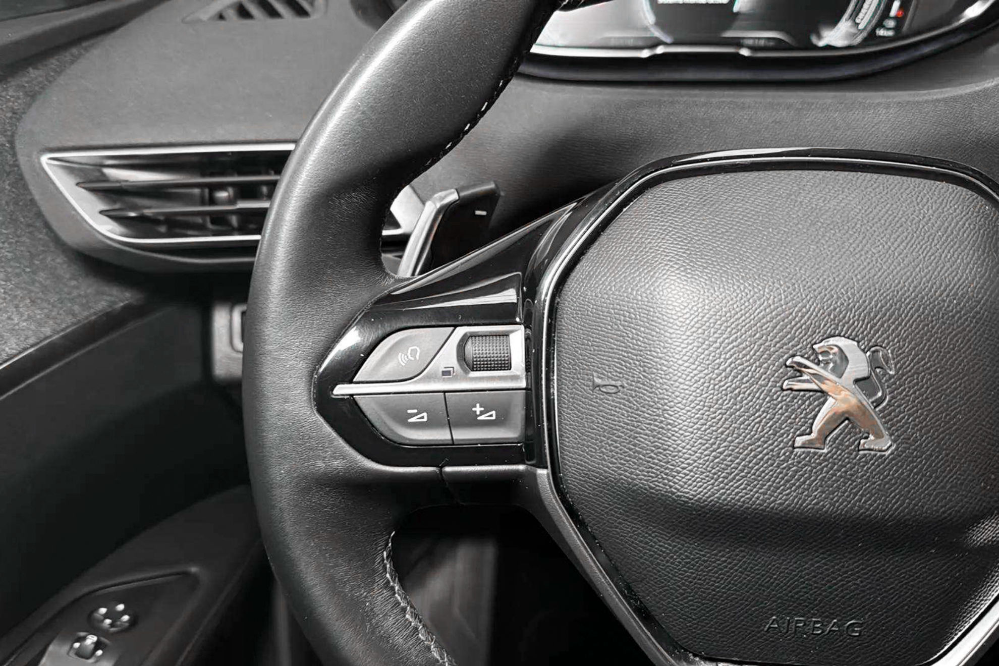 Peugeot 3008 Hybrid 225 eEAT8 Allure - foto 23