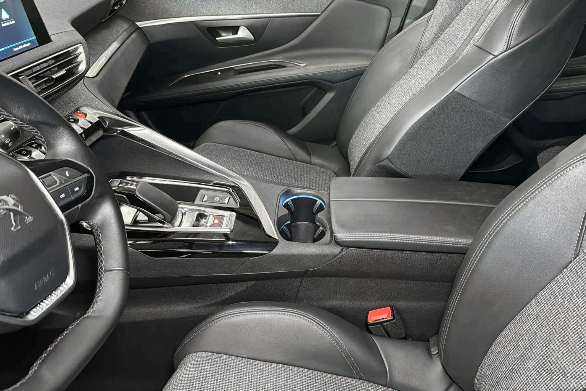 Peugeot 3008 Hybrid 225 eEAT8 Allure - foto 40