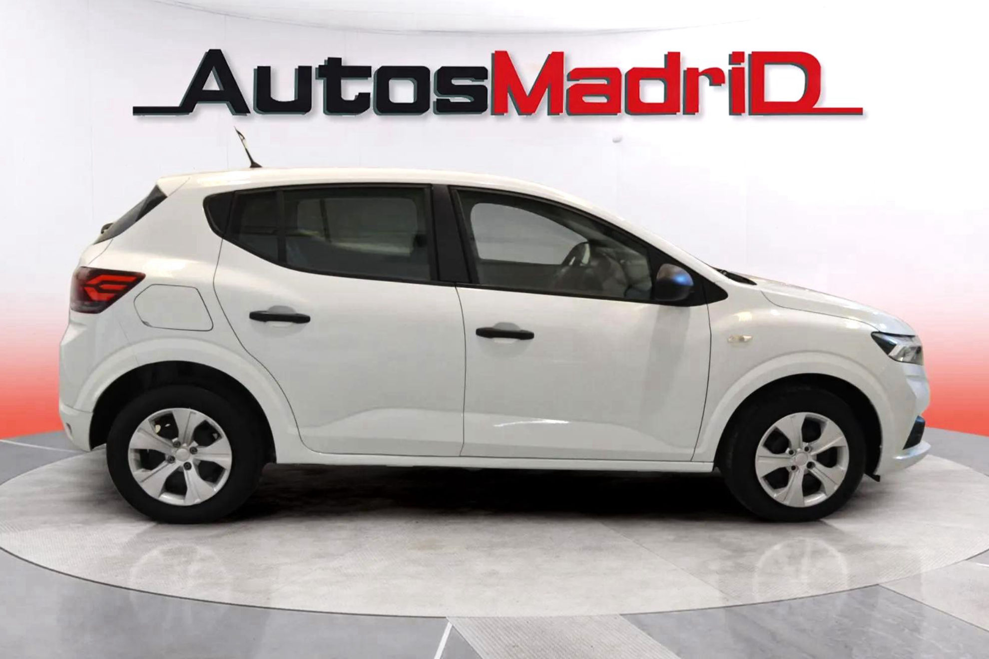 Dacia Sandero Essential ECO-G - foto 6