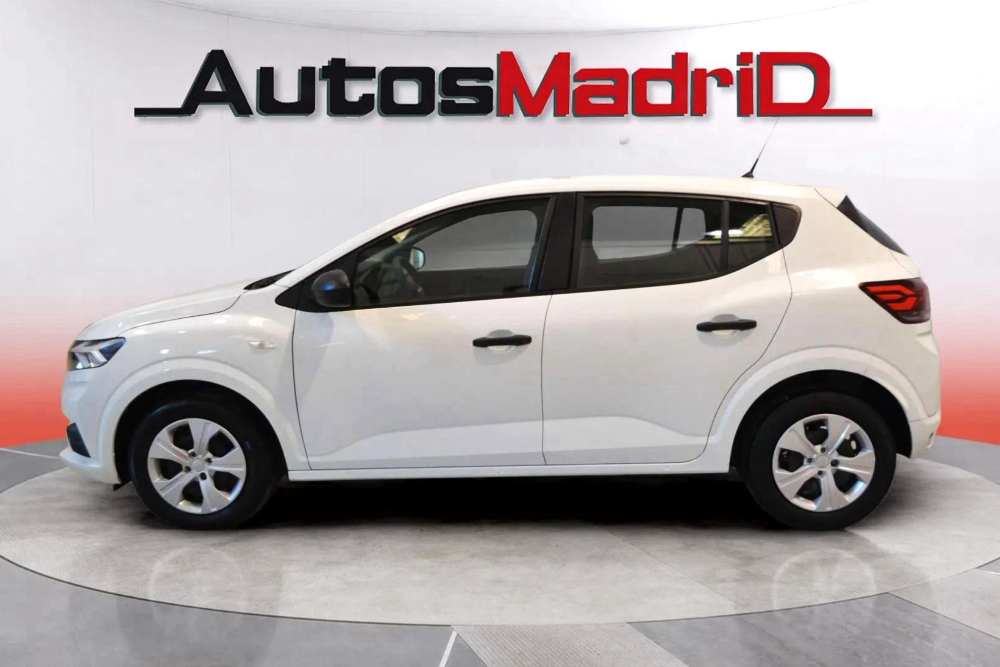 Dacia Sandero Essential ECO-G - foto 8