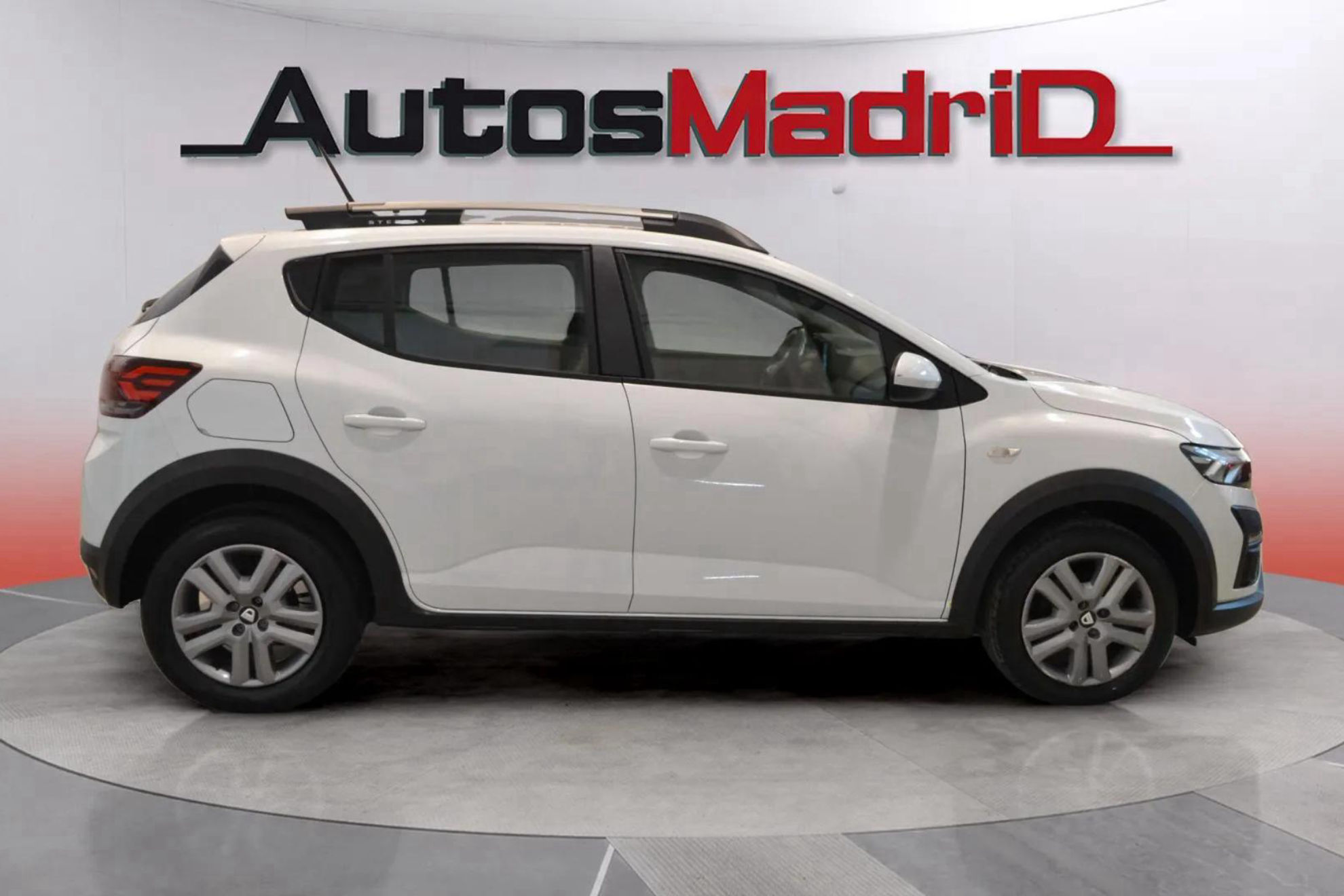 Dacia Sandero Stepway Comfort TCe - foto 8