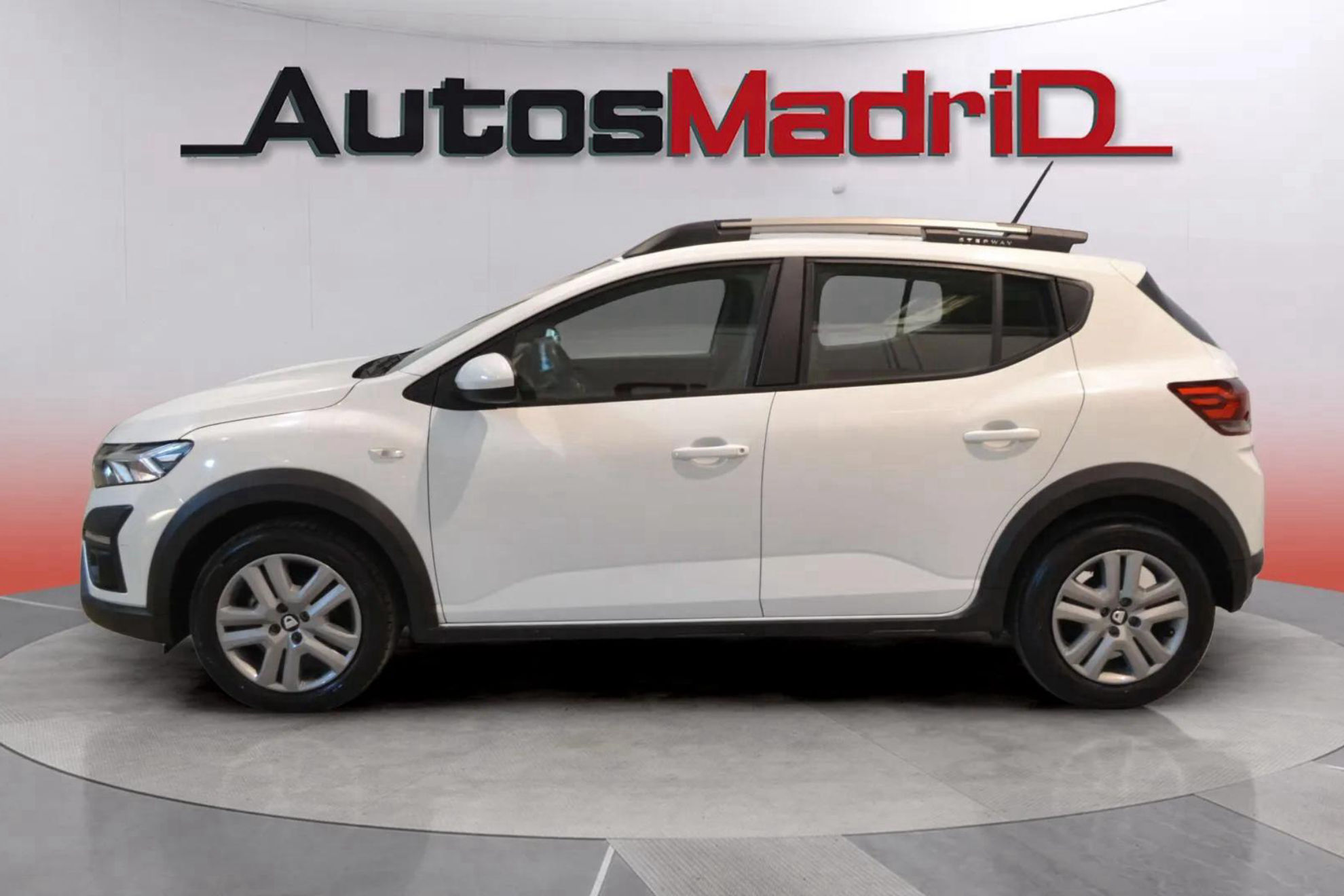 Dacia Sandero Stepway Comfort TCe - foto 4