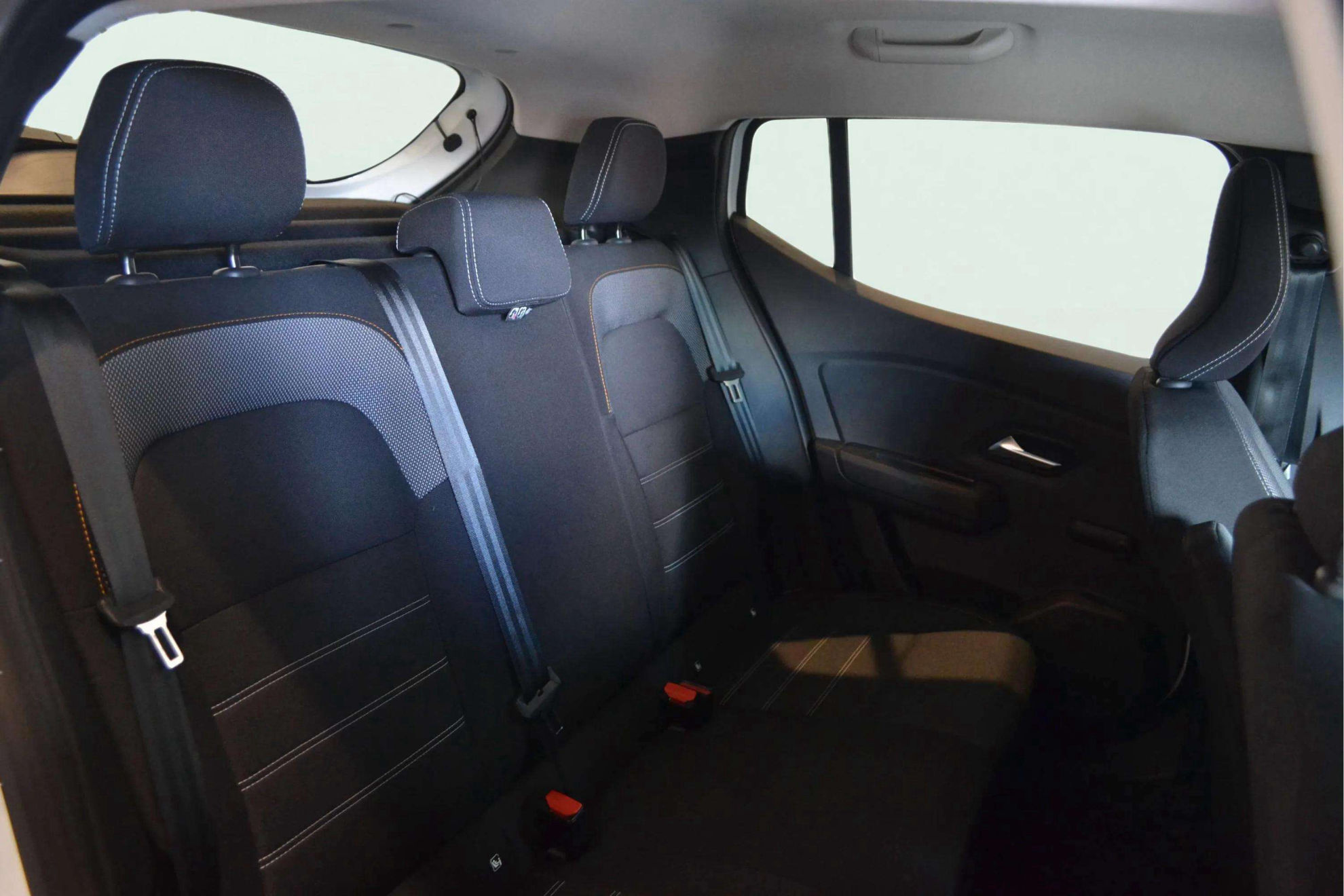 Dacia Sandero Stepway Comfort TCe - foto 11