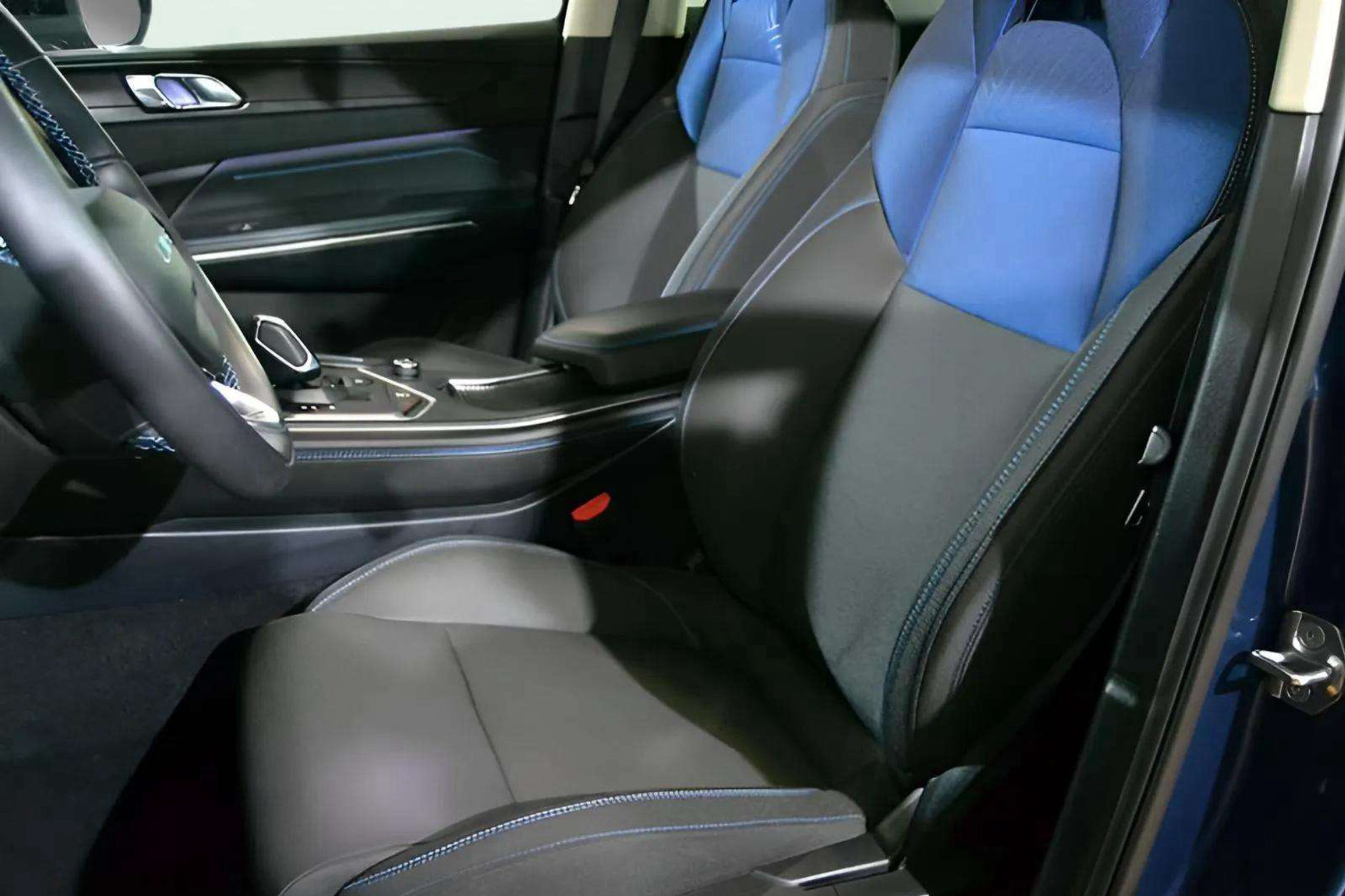 Lynk & Co 01 1.5 PHEV - foto 9