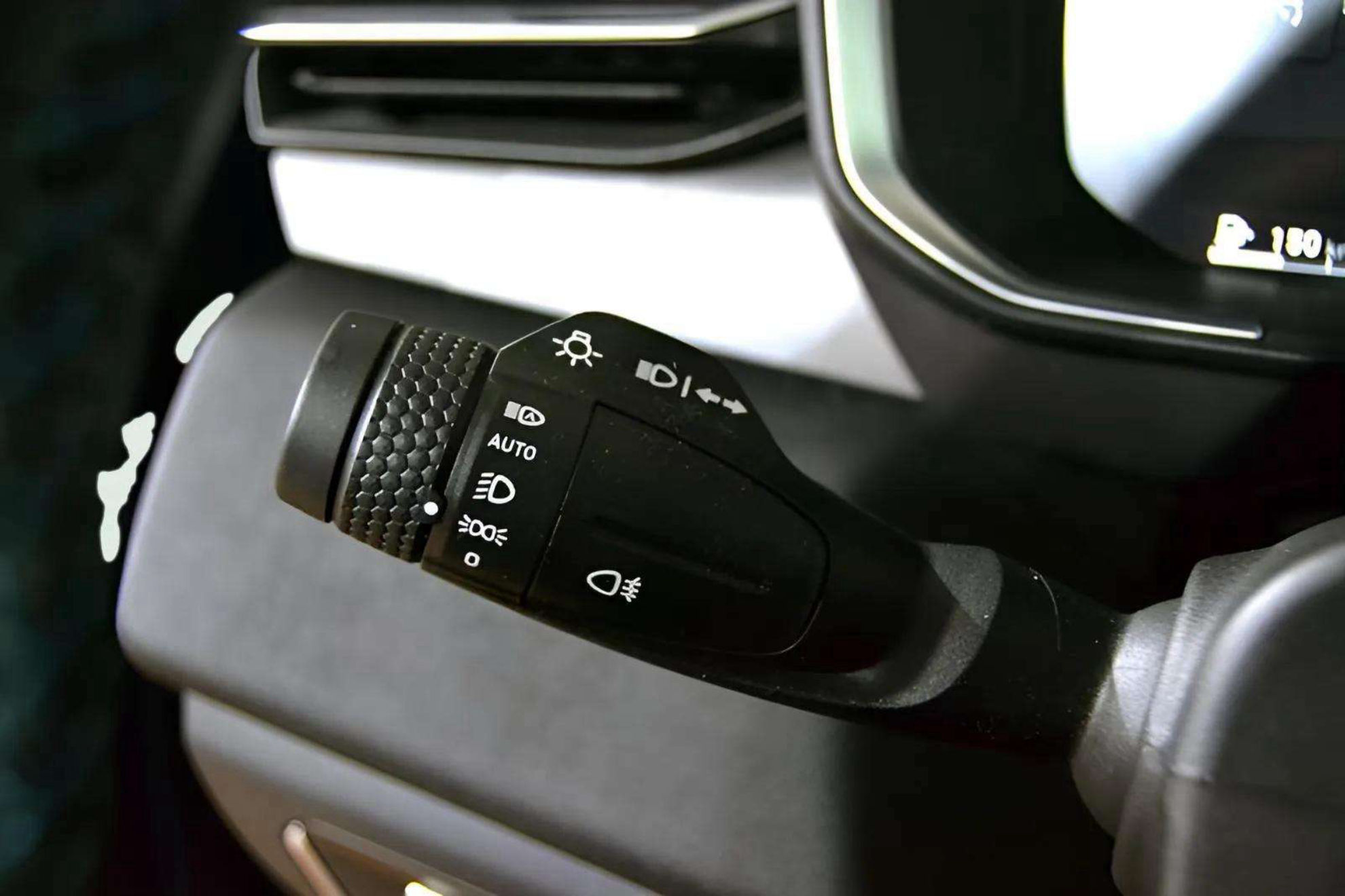Lynk & Co 01 1.5 PHEV - foto 18