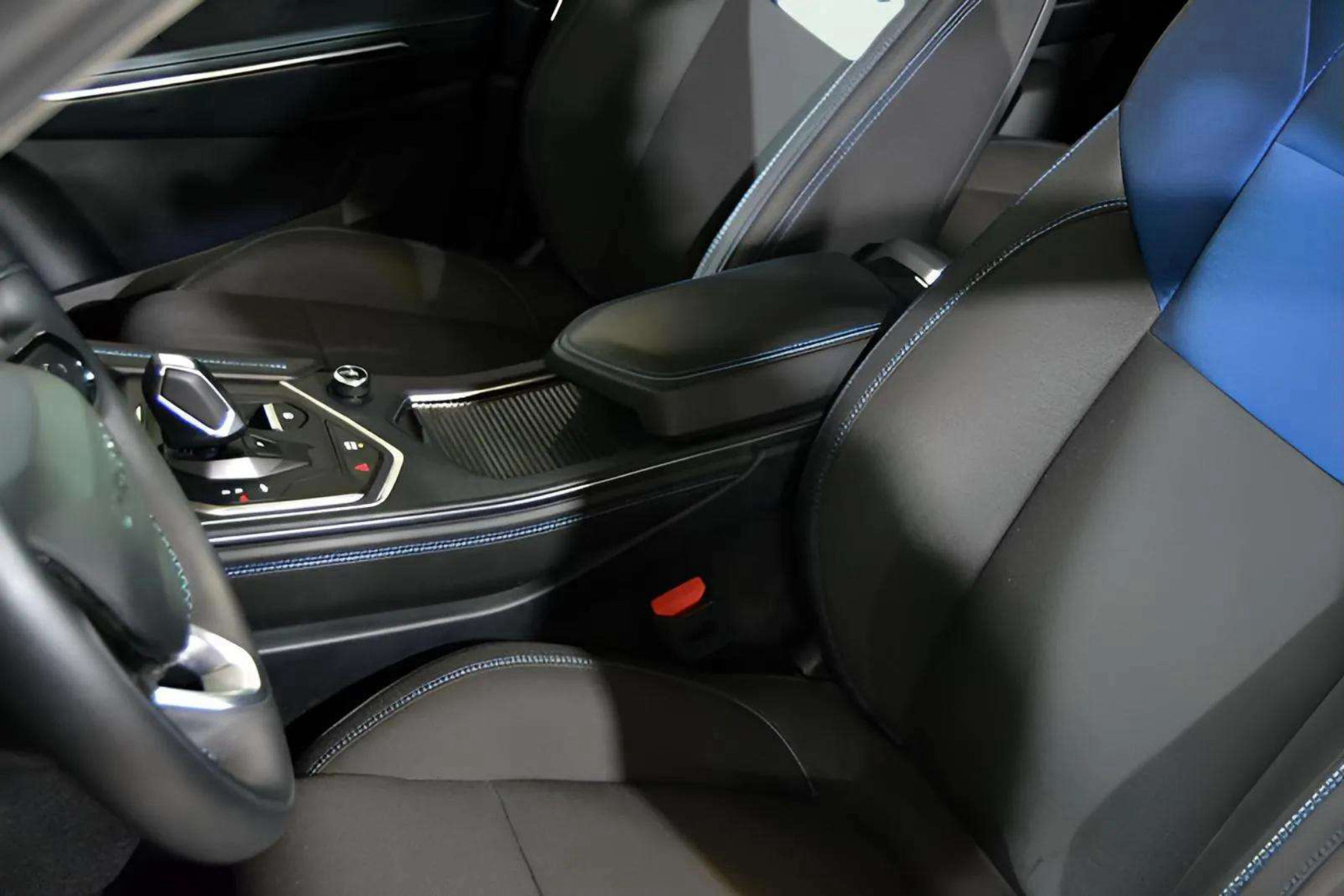 Lynk & Co 01 1.5 PHEV - foto 10