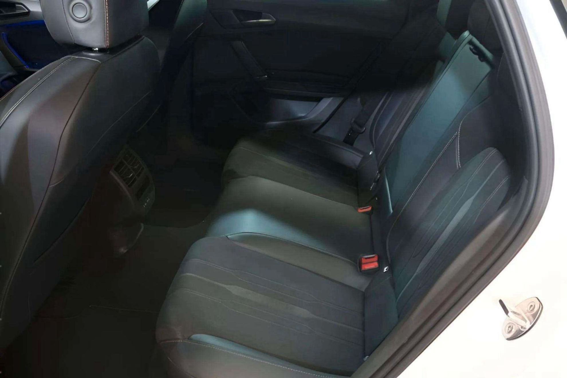 Cupra León SP 1.5 eTSI DSG - foto 10