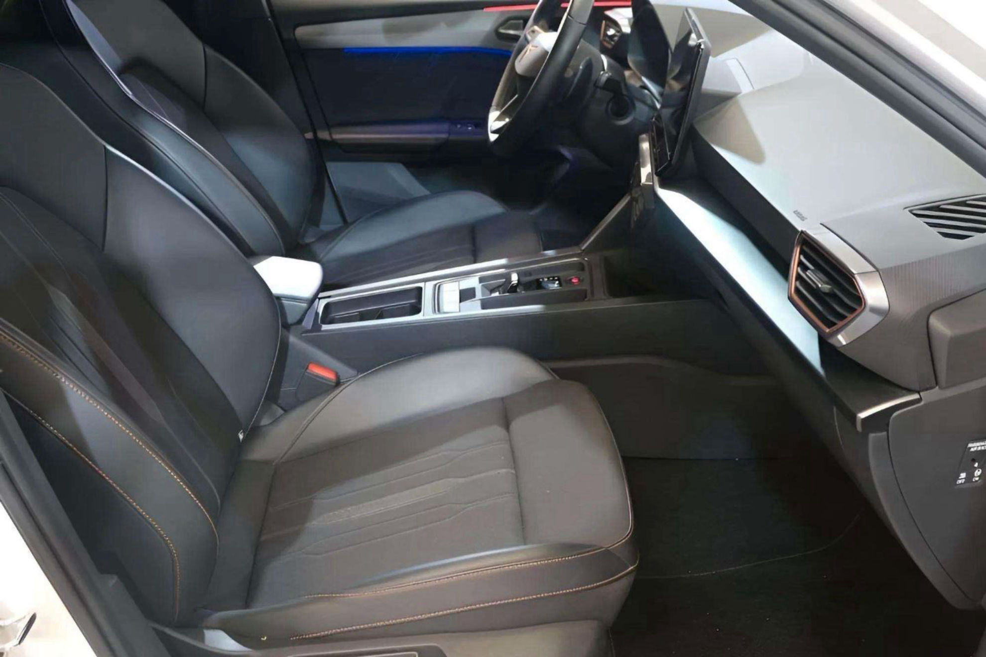 Cupra León SP 1.5 eTSI DSG - foto 11