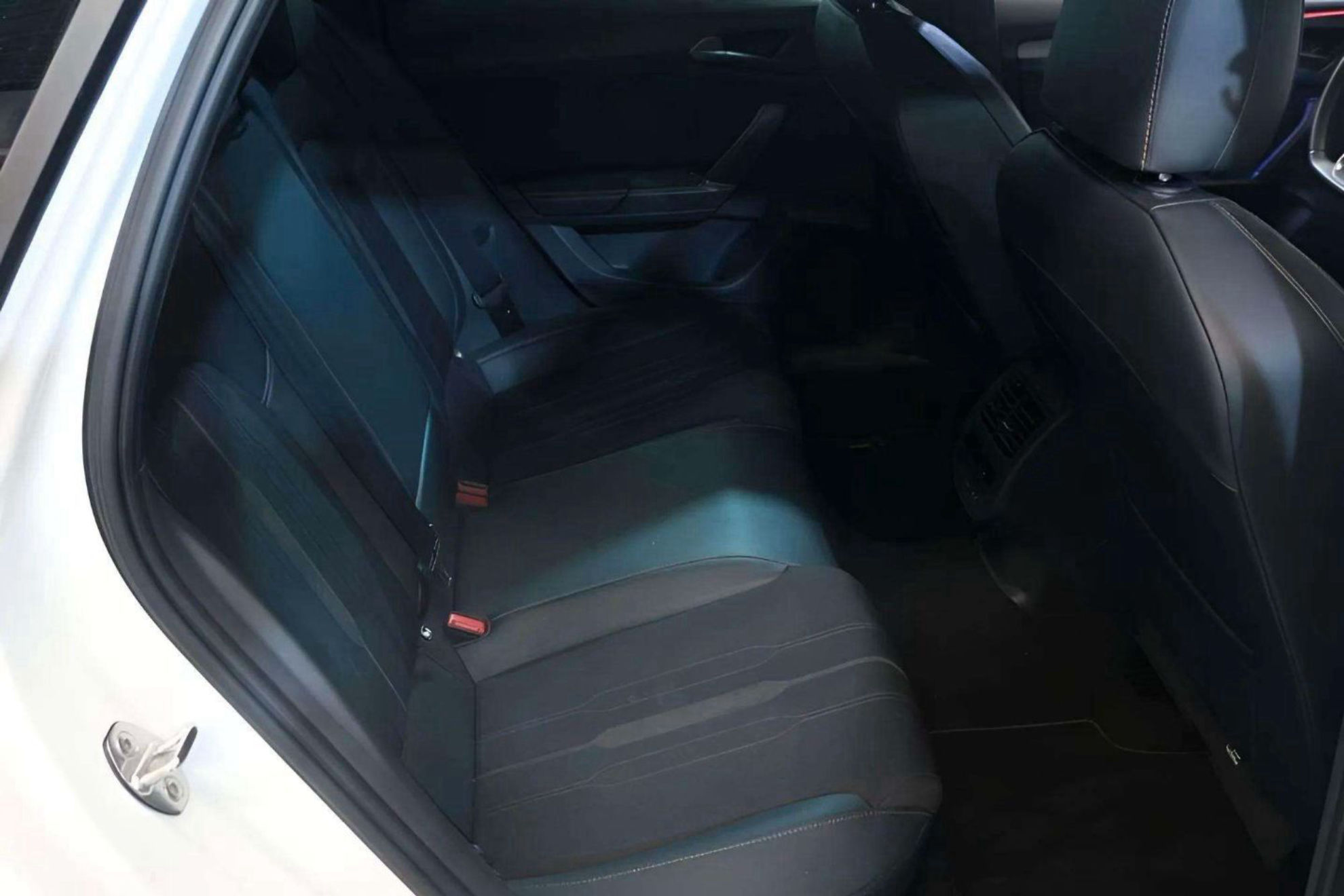 Cupra León SP 1.5 eTSI DSG - foto 12