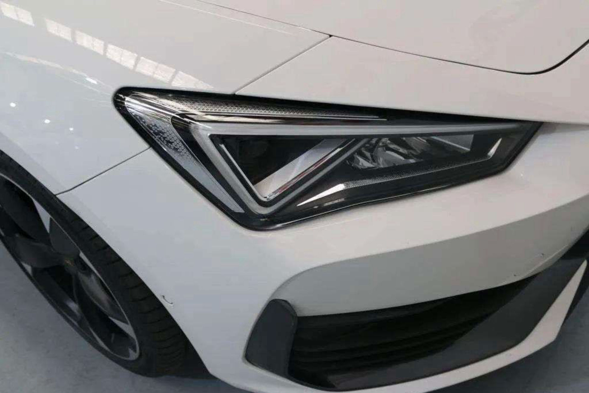 Cupra León SP 1.5 eTSI DSG - foto 31