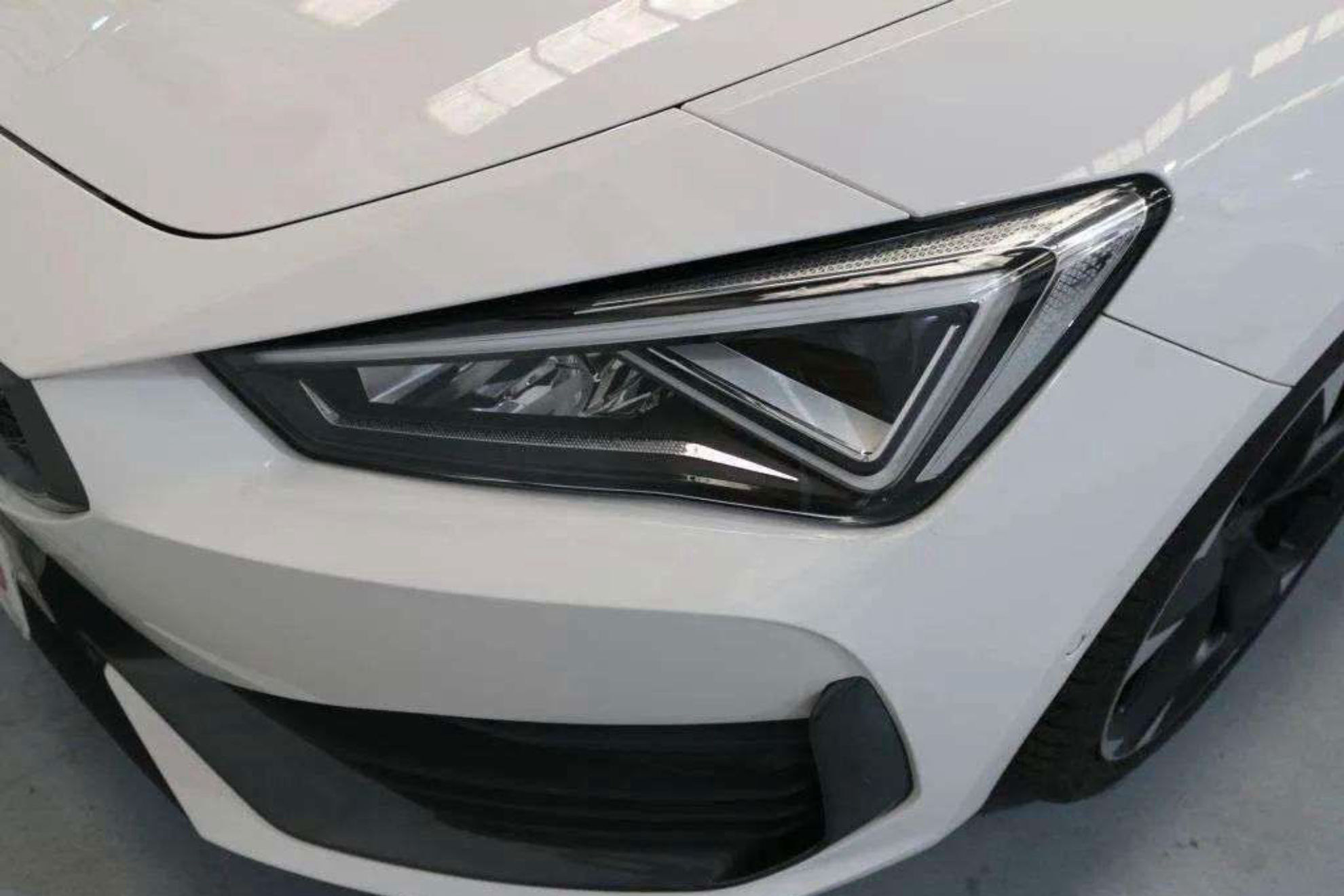 Cupra León SP 1.5 eTSI DSG - foto 30