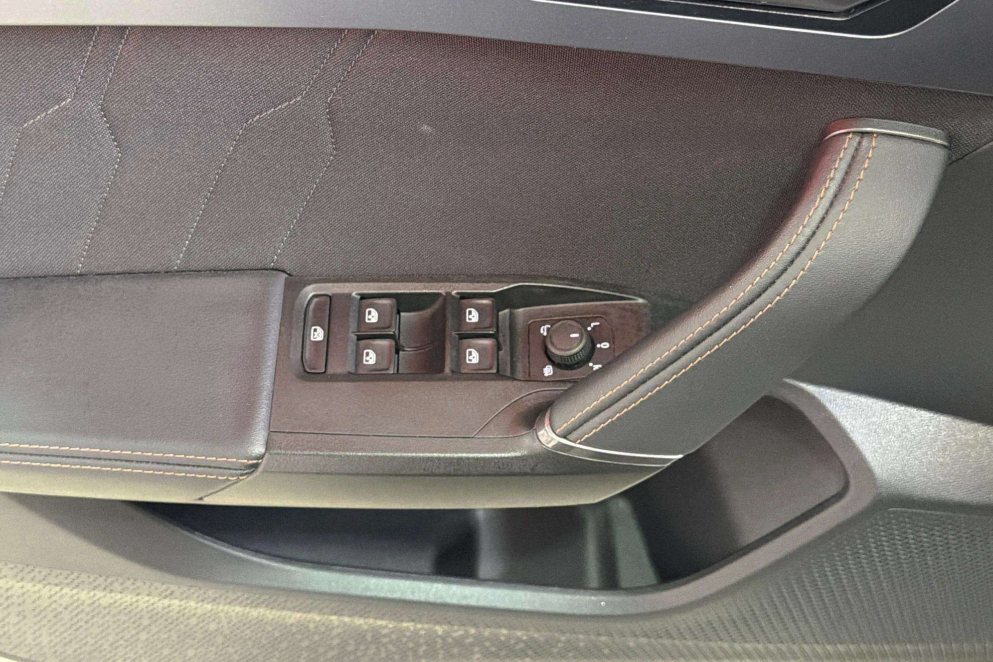 Cupra León 1.5 TSI - foto 14