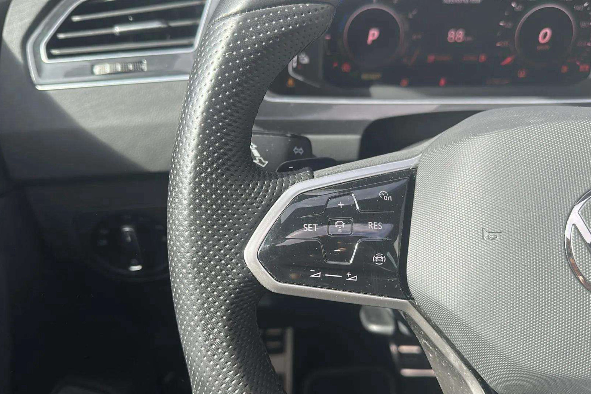 Volkswagen Tiguan R-Line 1.4 TSI eHybrid DSG - foto 11
