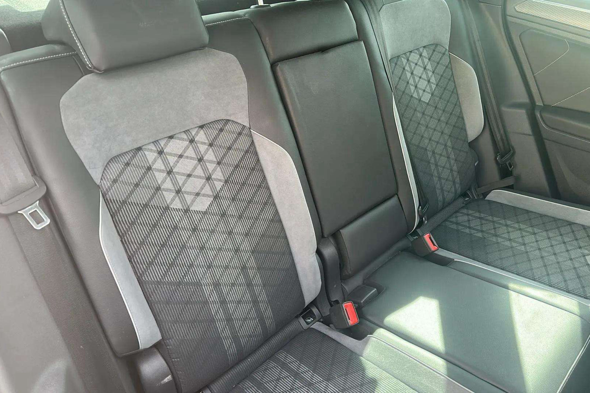 Volkswagen Tiguan R-Line 1.4 TSI eHybrid DSG - foto 24