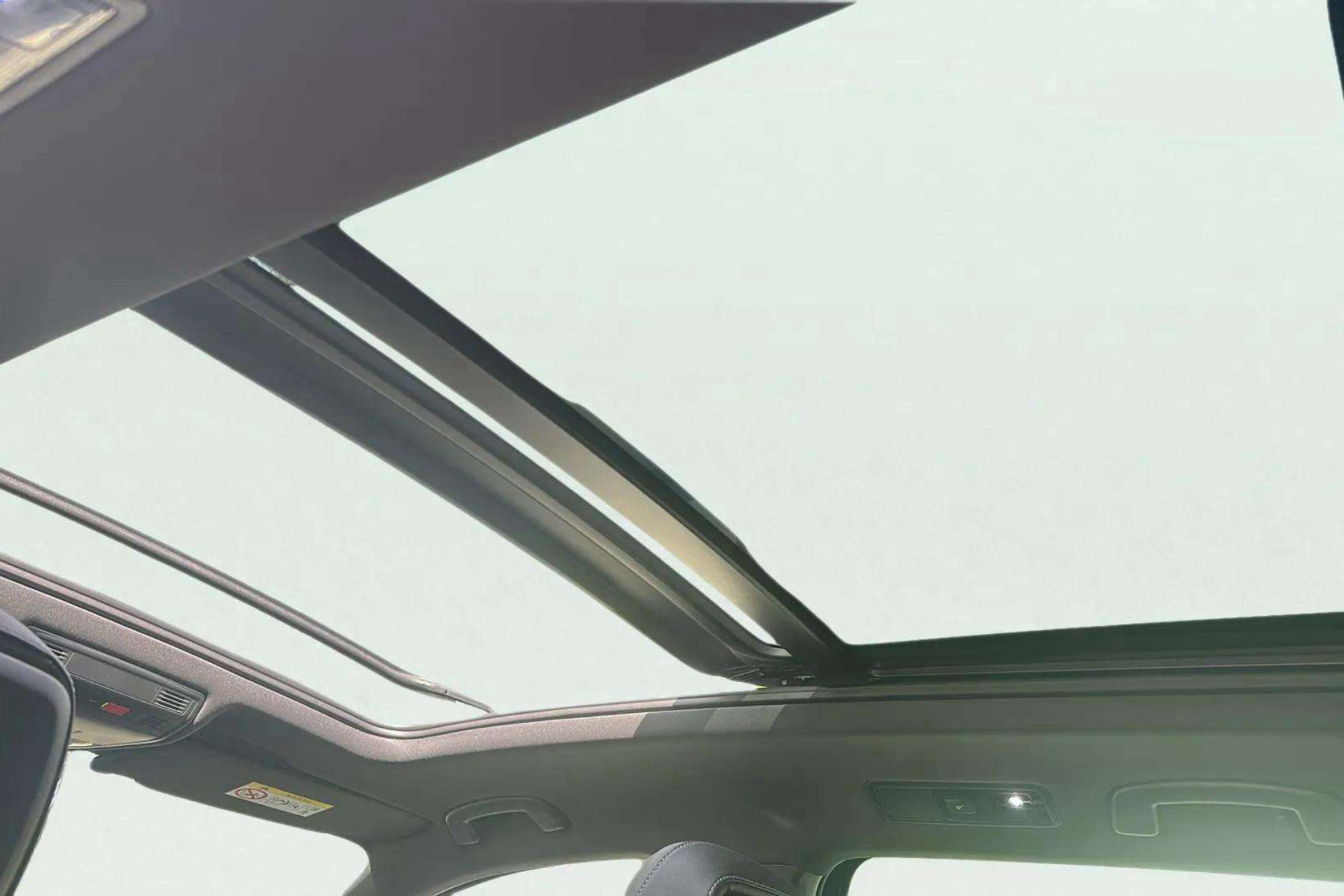 Volkswagen Tiguan R-Line 1.4 TSI eHybrid DSG - foto 22