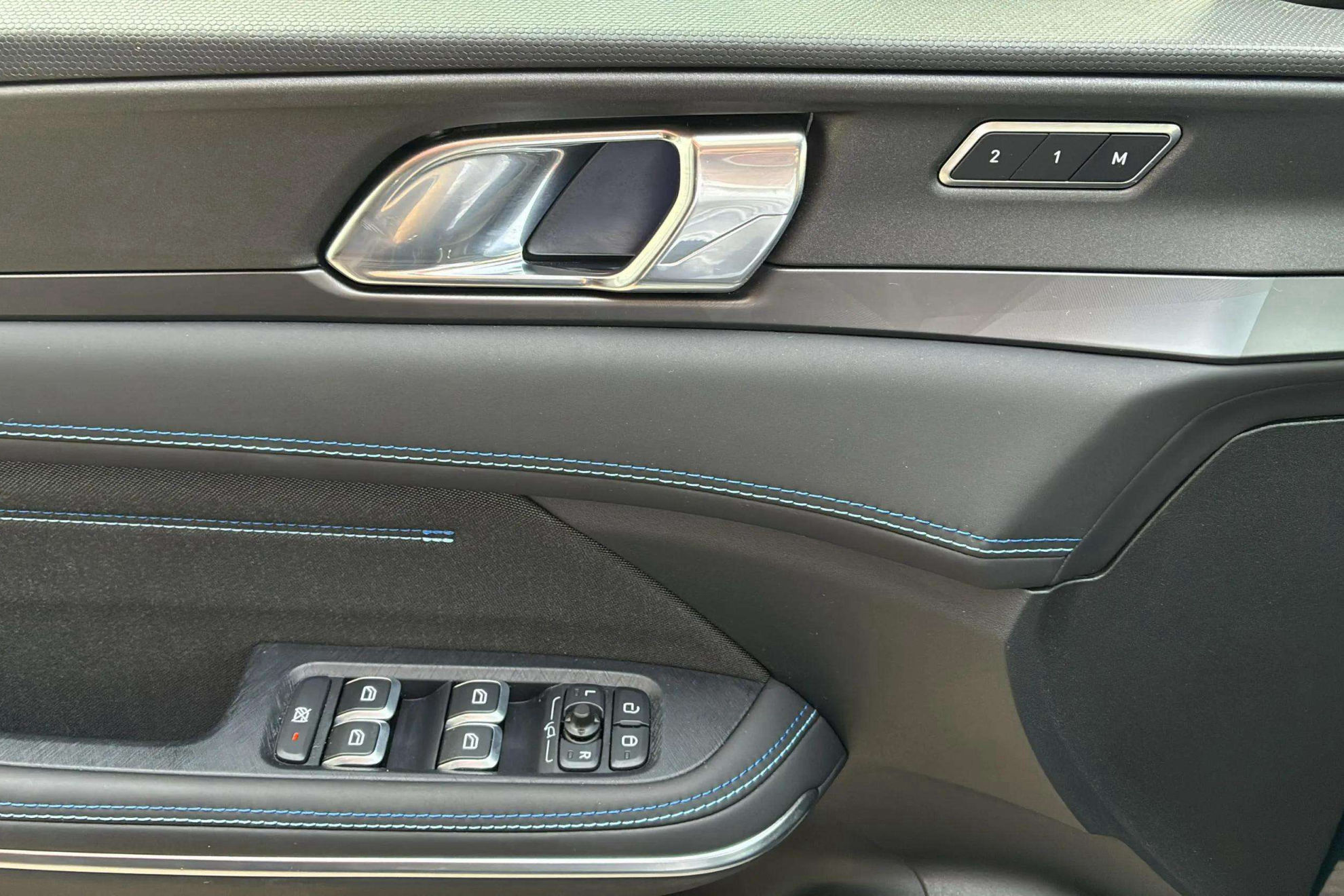 Lynk & Co 01 1.5 PHEV - foto 24