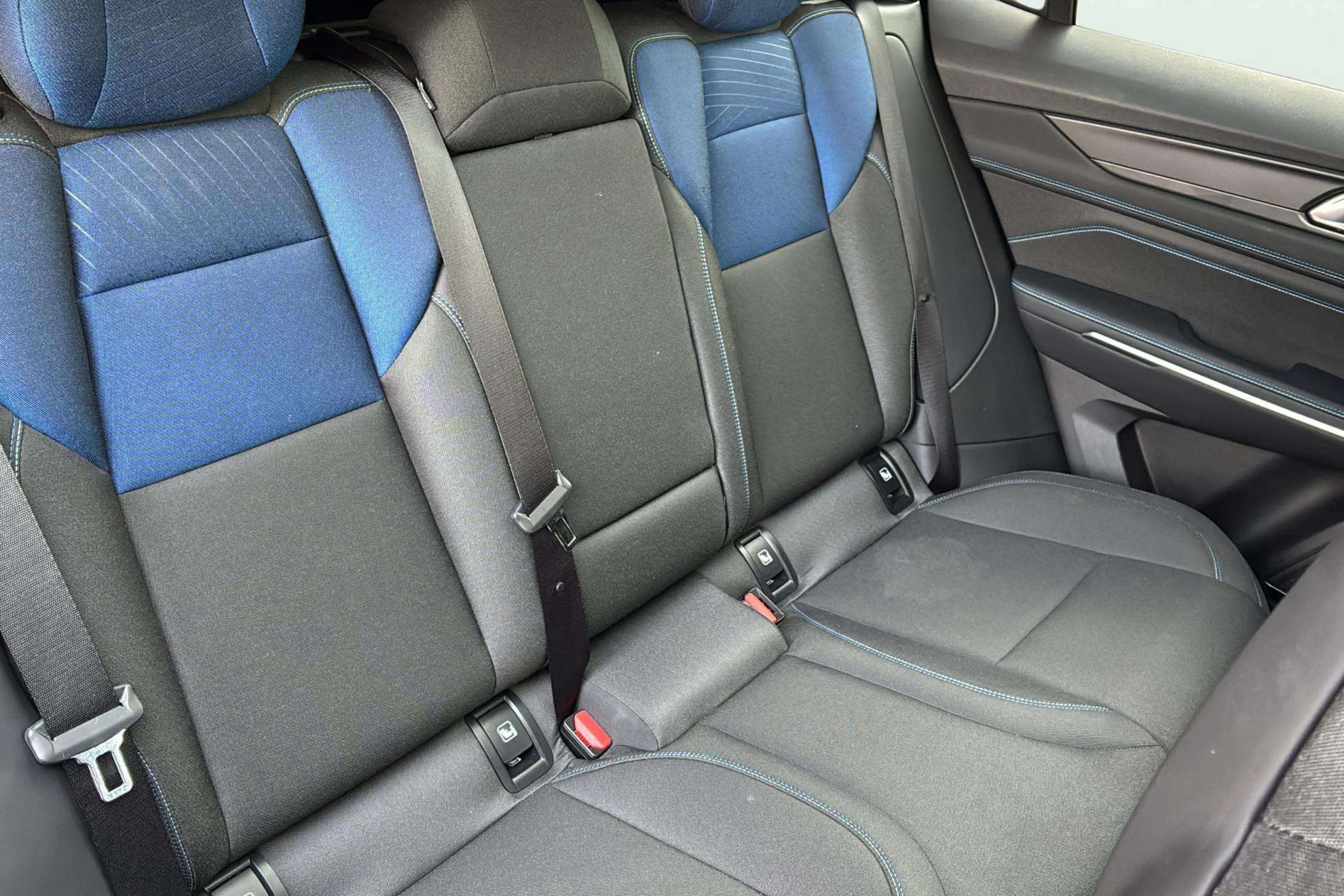 Lynk & Co 01 1.5 PHEV - foto 13
