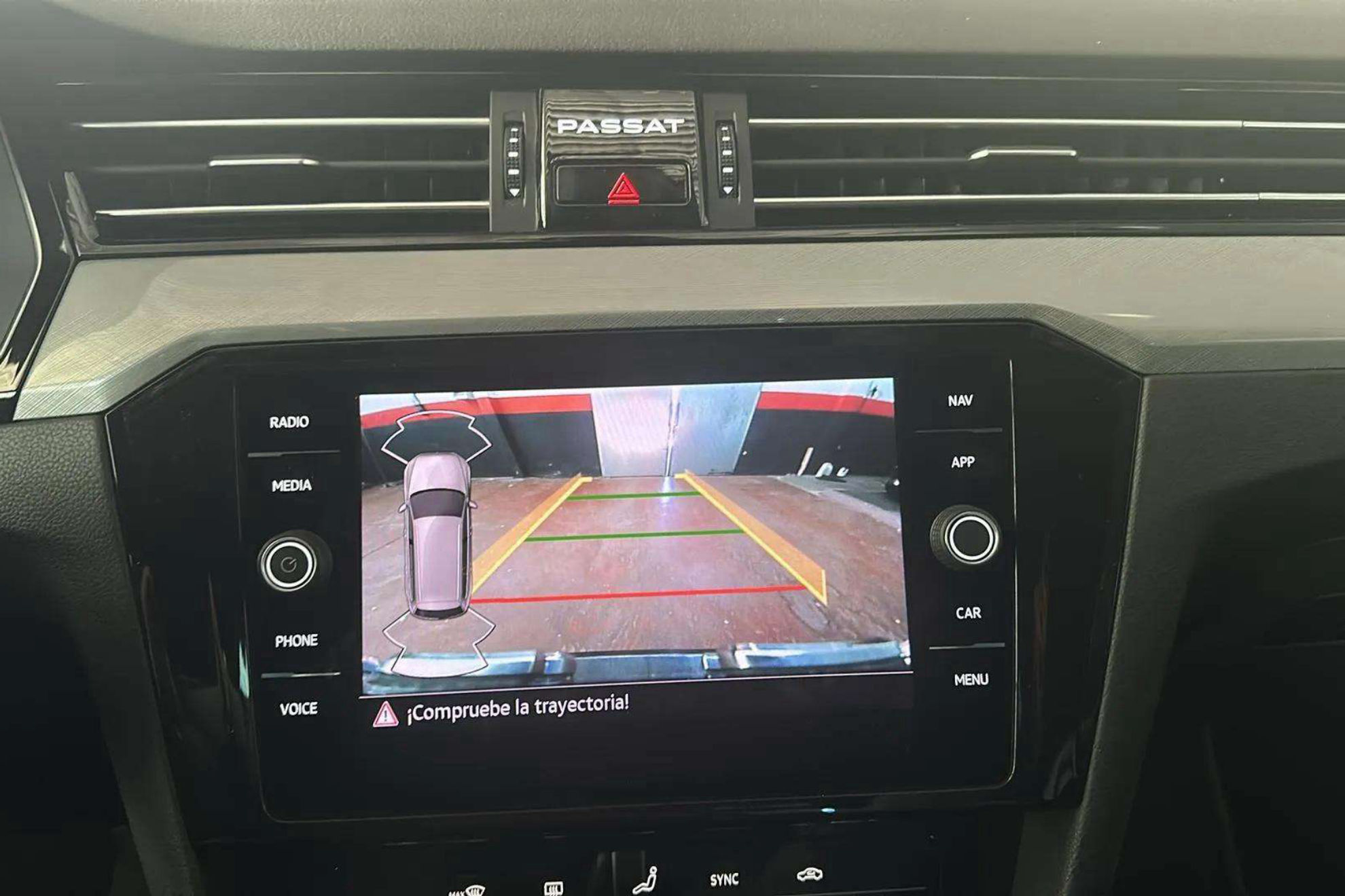 Volkswagen Passat Variant 2.0 TDI - foto 17
