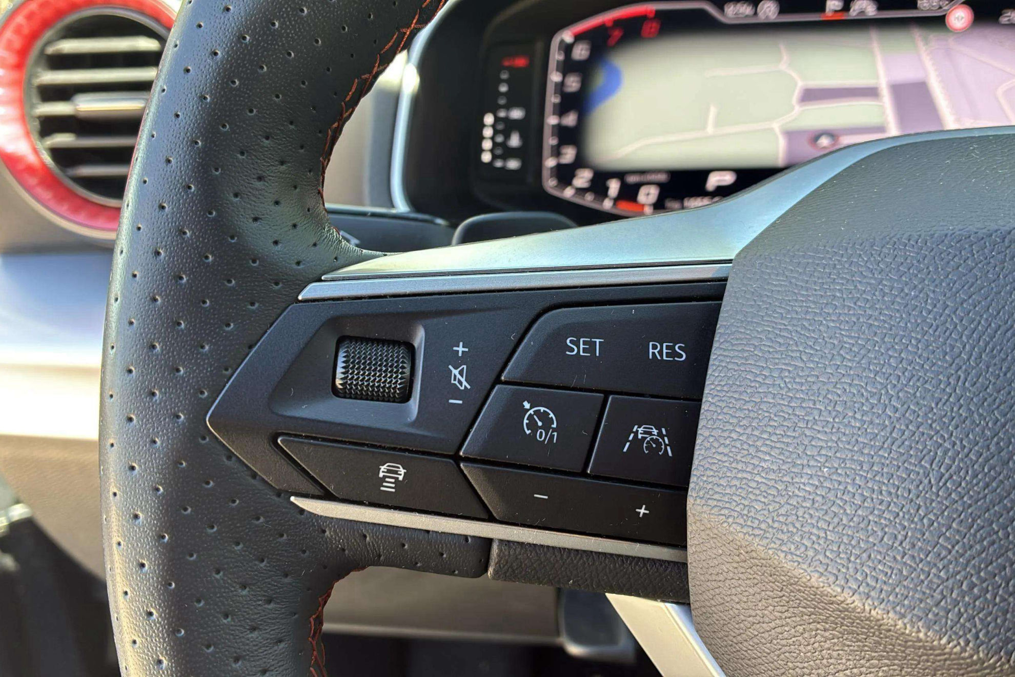 SEAT Arona 1.5 TSI DSG FR XL - foto 13