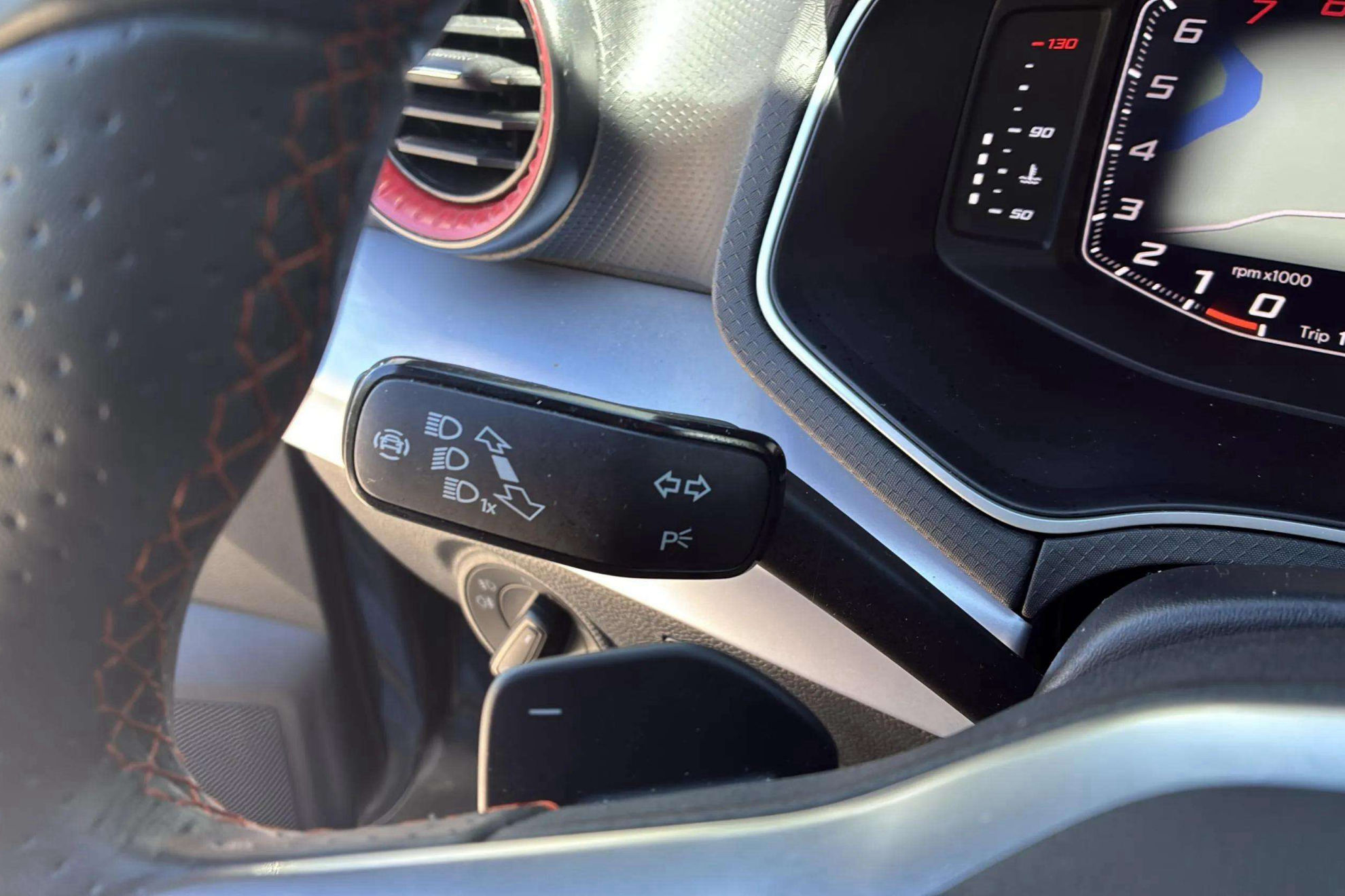 SEAT Arona 1.5 TSI DSG FR XL - foto 15