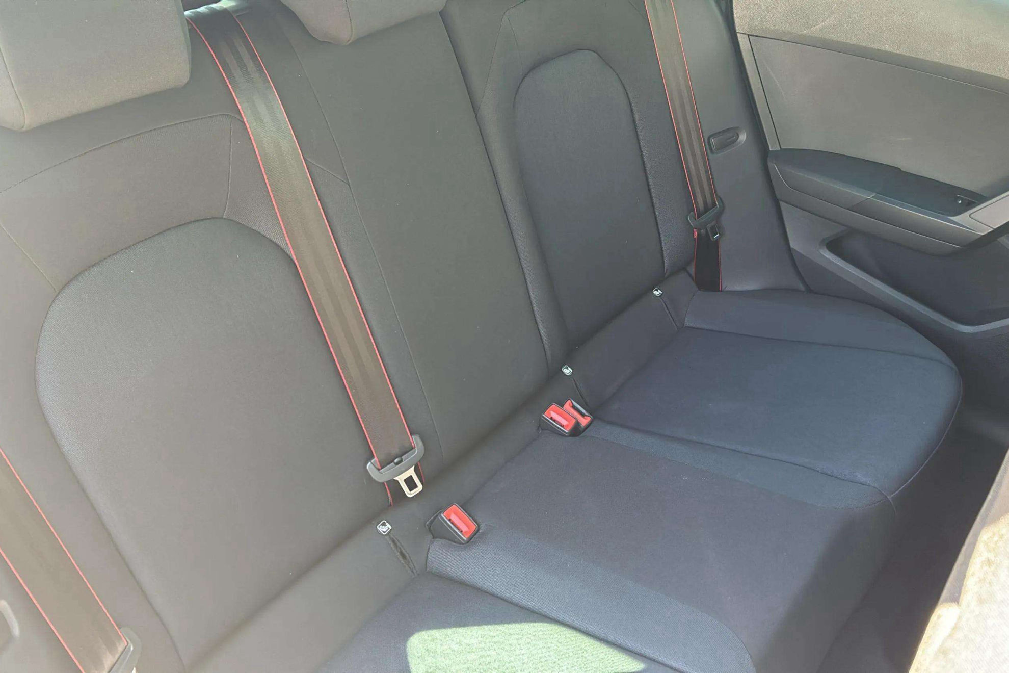SEAT Arona 1.5 TSI DSG FR XL - foto 22