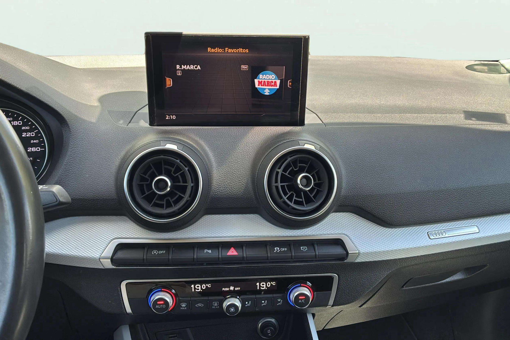 Audi Q2 Advanced 30 TFSI - foto 10