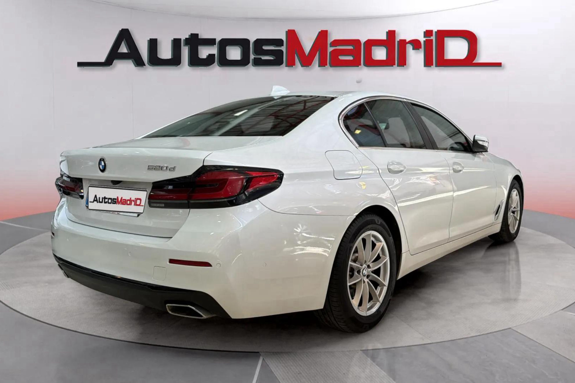 BMW Serie 5 520dA - foto 9